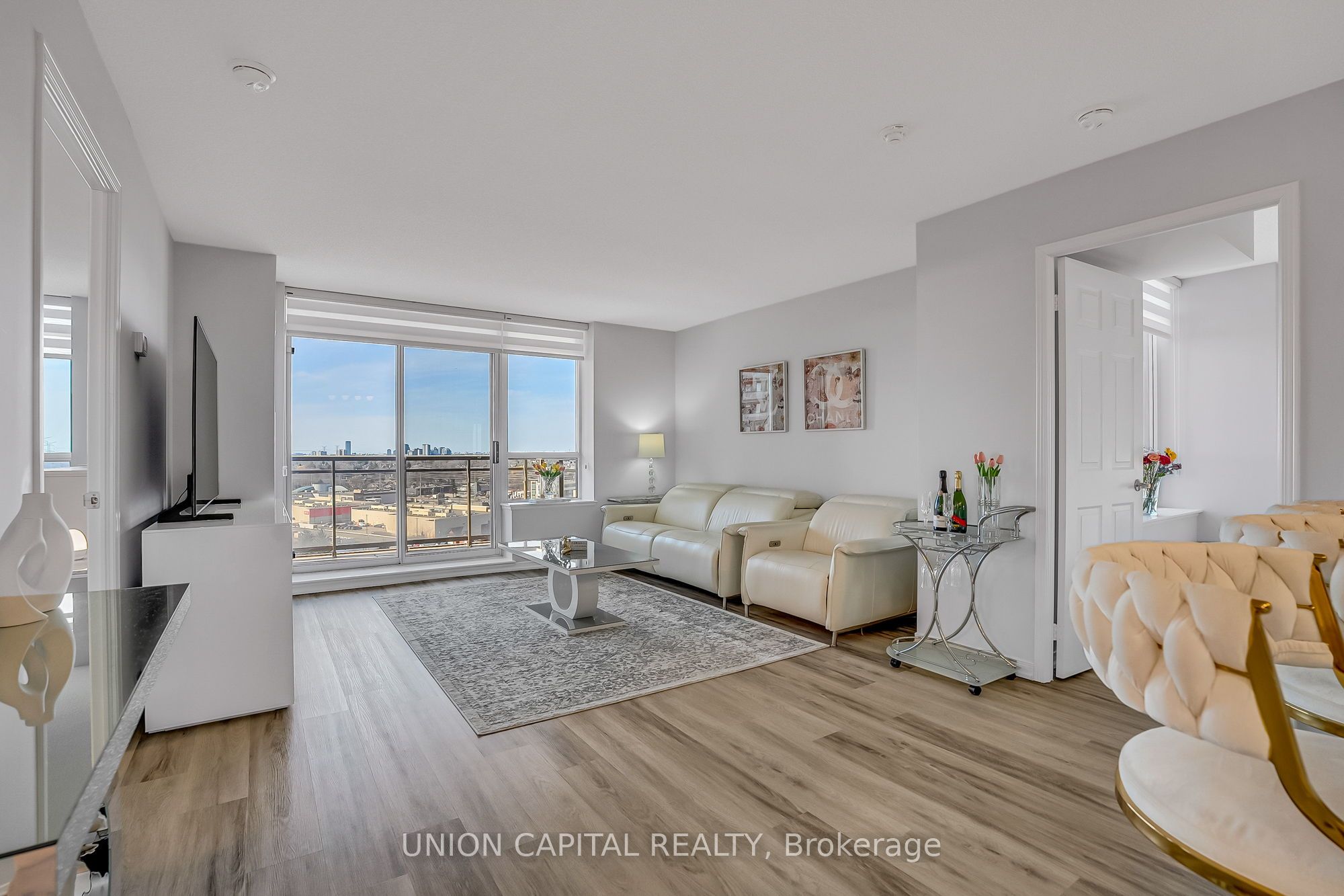 75 King William Crescent, #1010