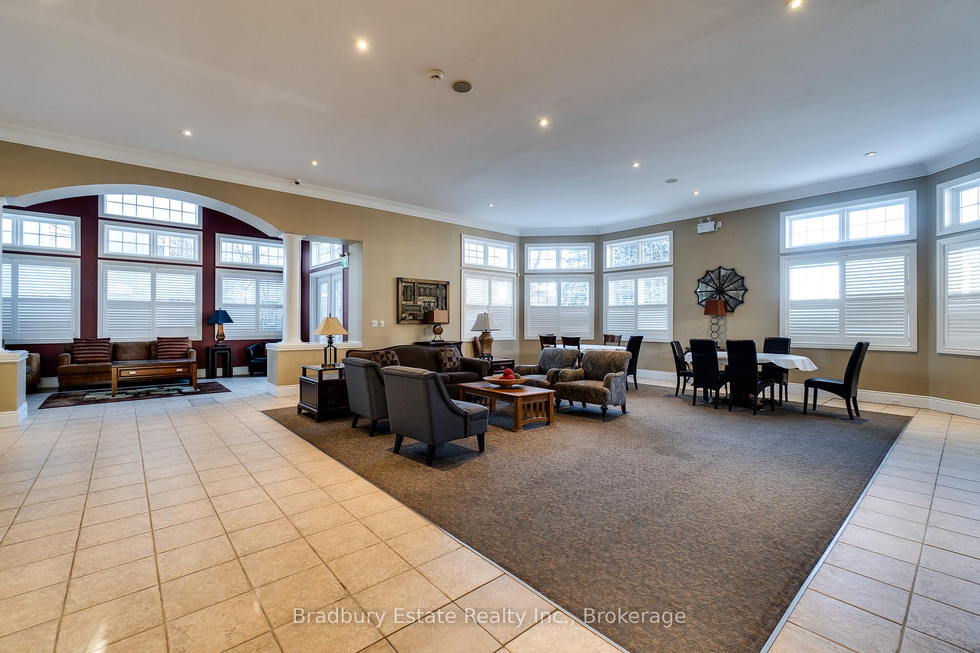 2 Bedrooms Condo at 2045 Appleby,  Burlington For sale