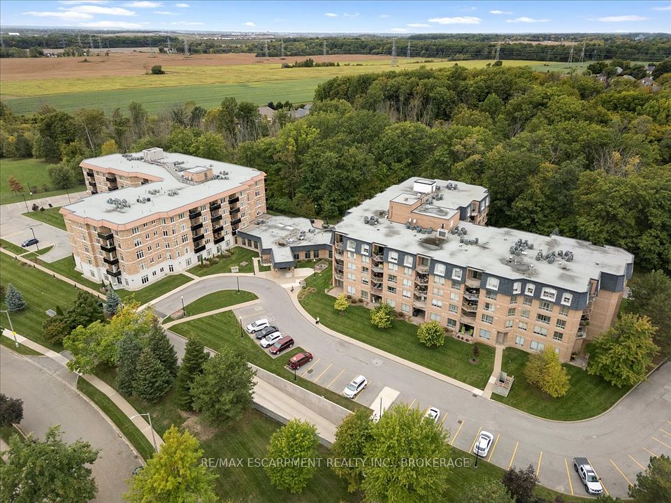 #225 - 8111 Forest Glen Drive, Niagara Falls, ON L2H 2Y7