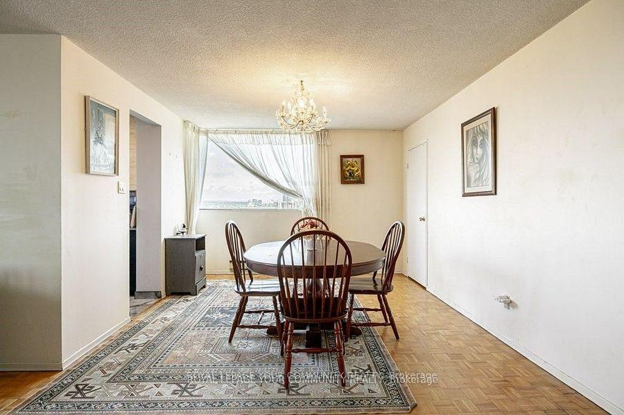 4 Bedrooms Condo at 133 Torresdale, Toronto For sale