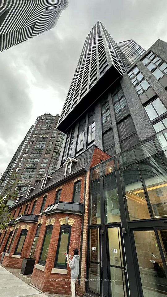8 Wellesley