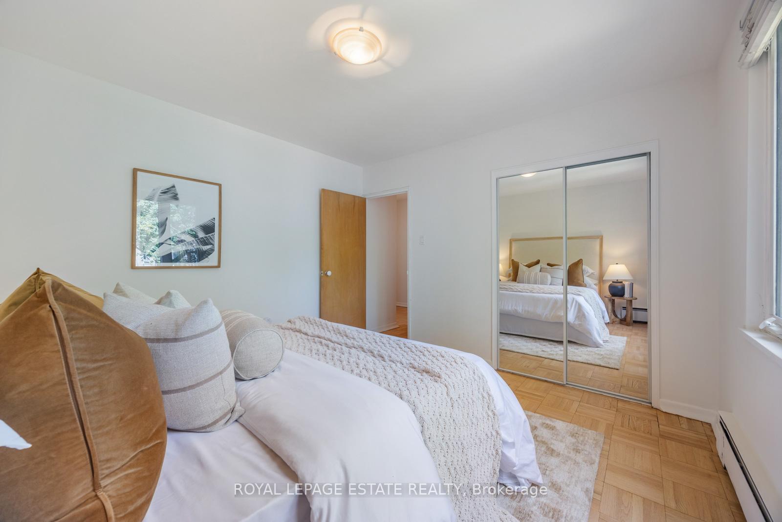 2 Bedrooms Co-op at 21 Benlamond, Toronto For sale