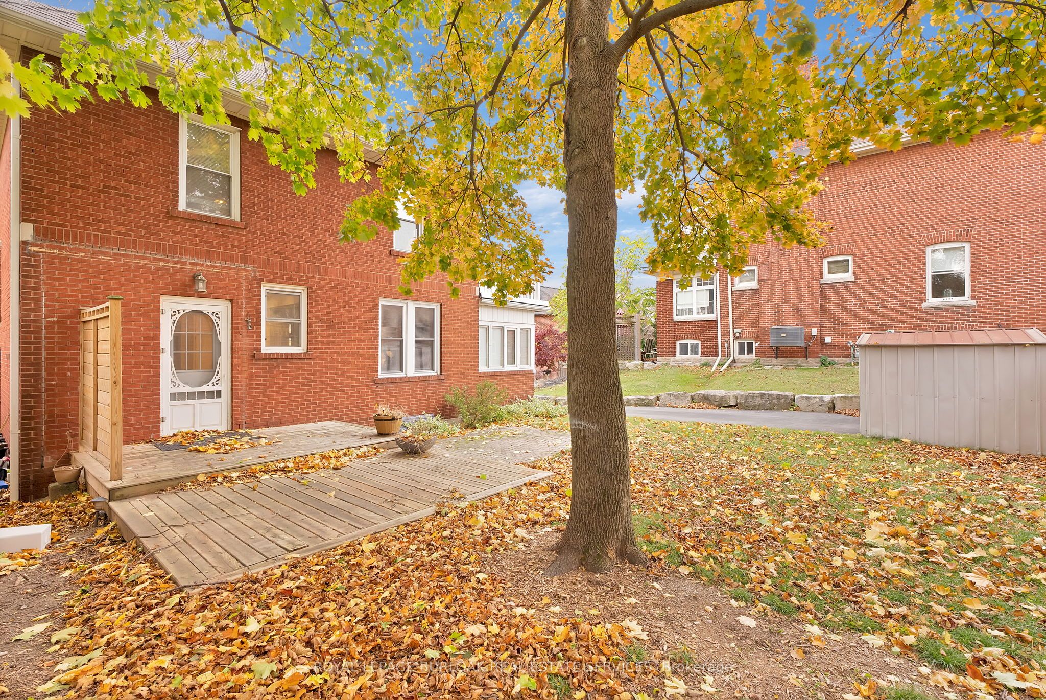 295 Plains Road W