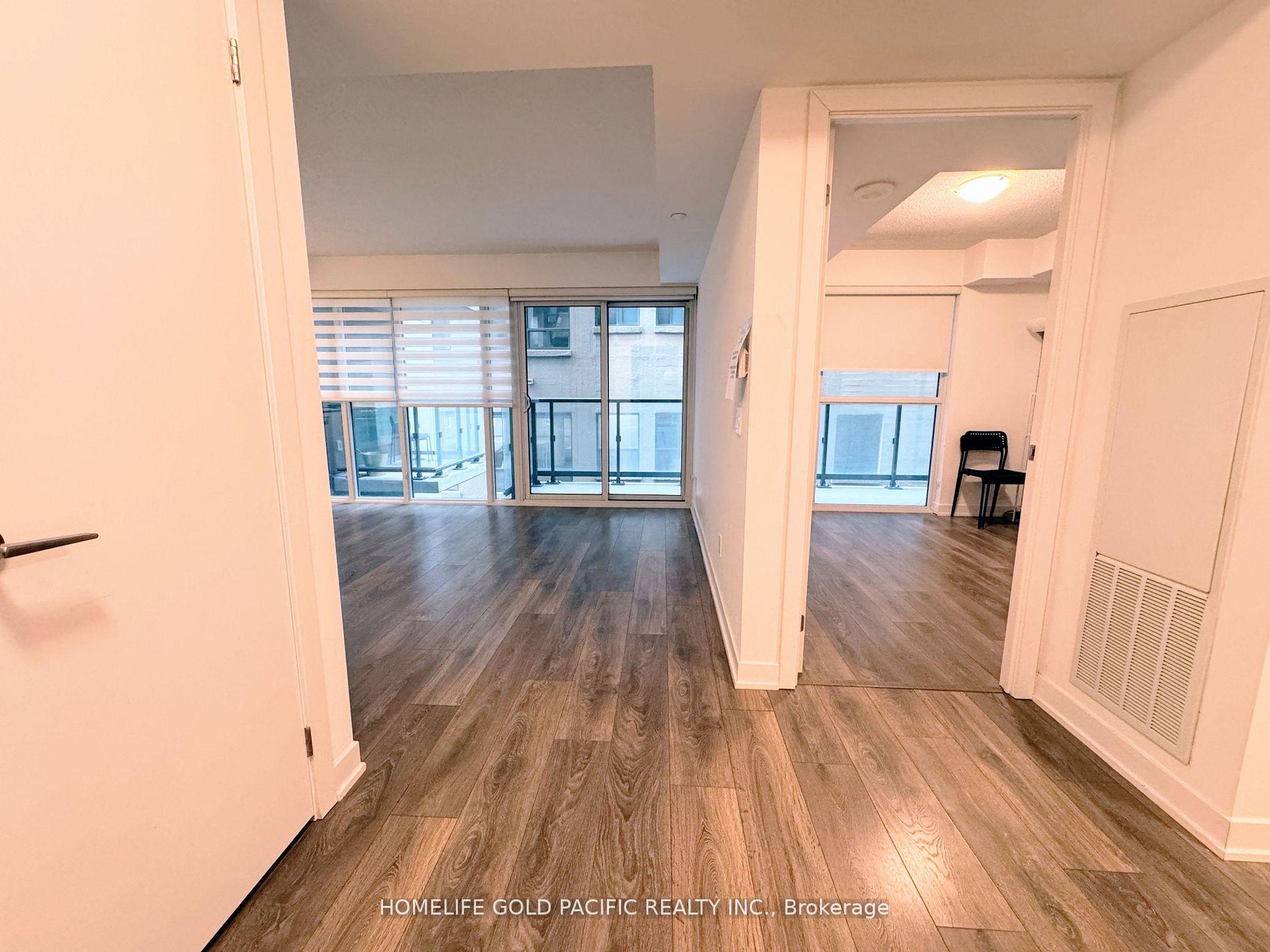 2 Bedrooms Condo at 87 Peter, Toronto For sale