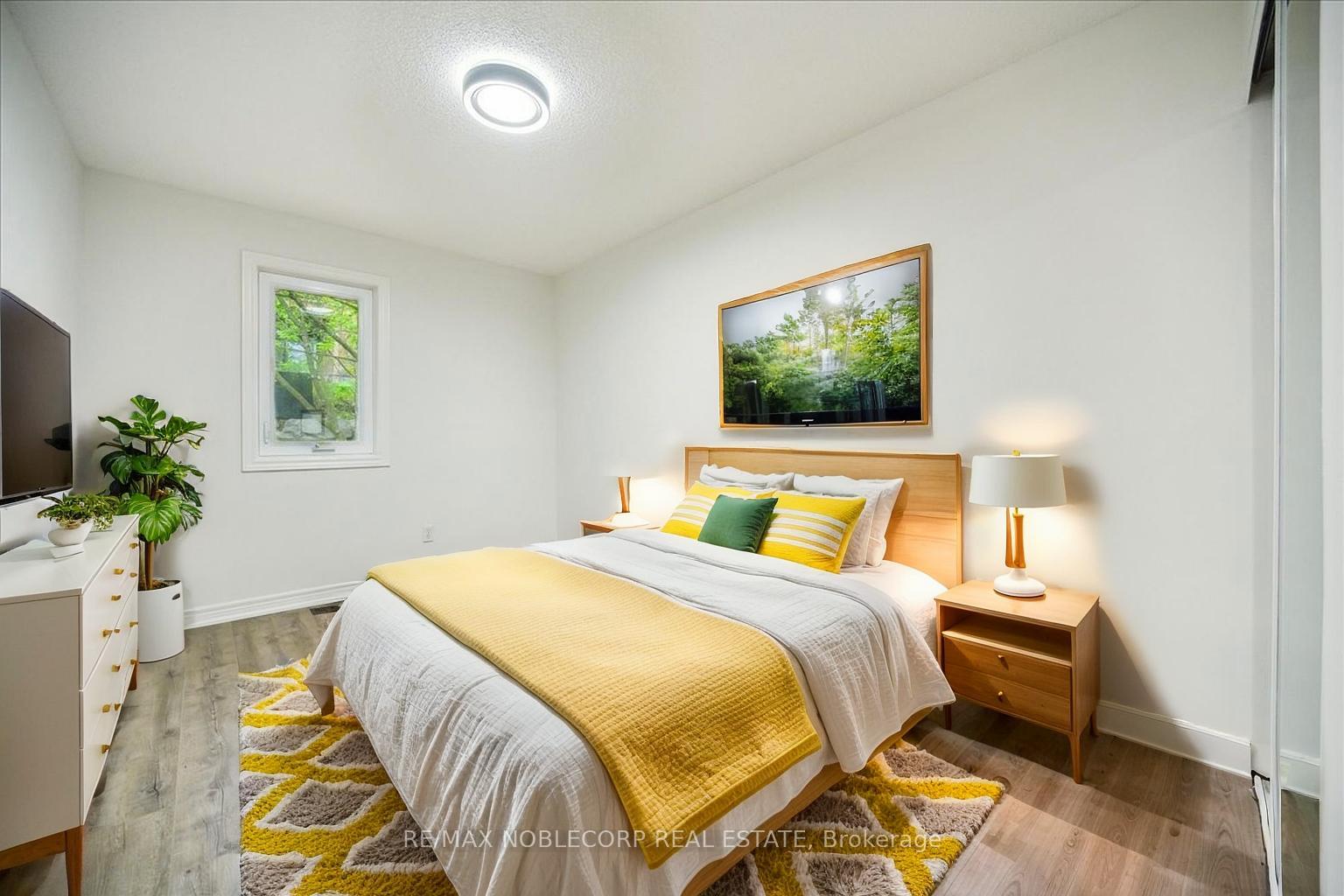 3 Bedrooms Condo at 20 William Farr, Vaughan For sale