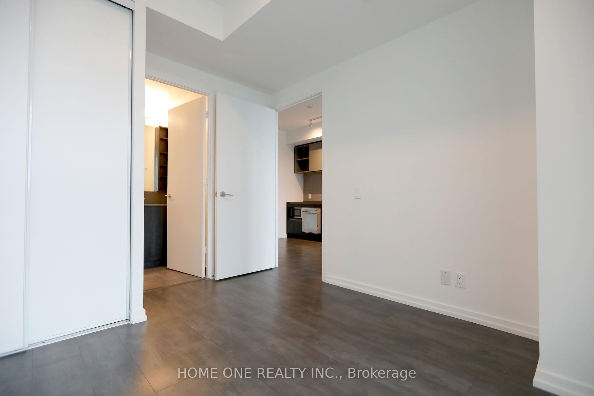 2 Bedrooms Condo at 1000 Portage,  Vaughan For sale