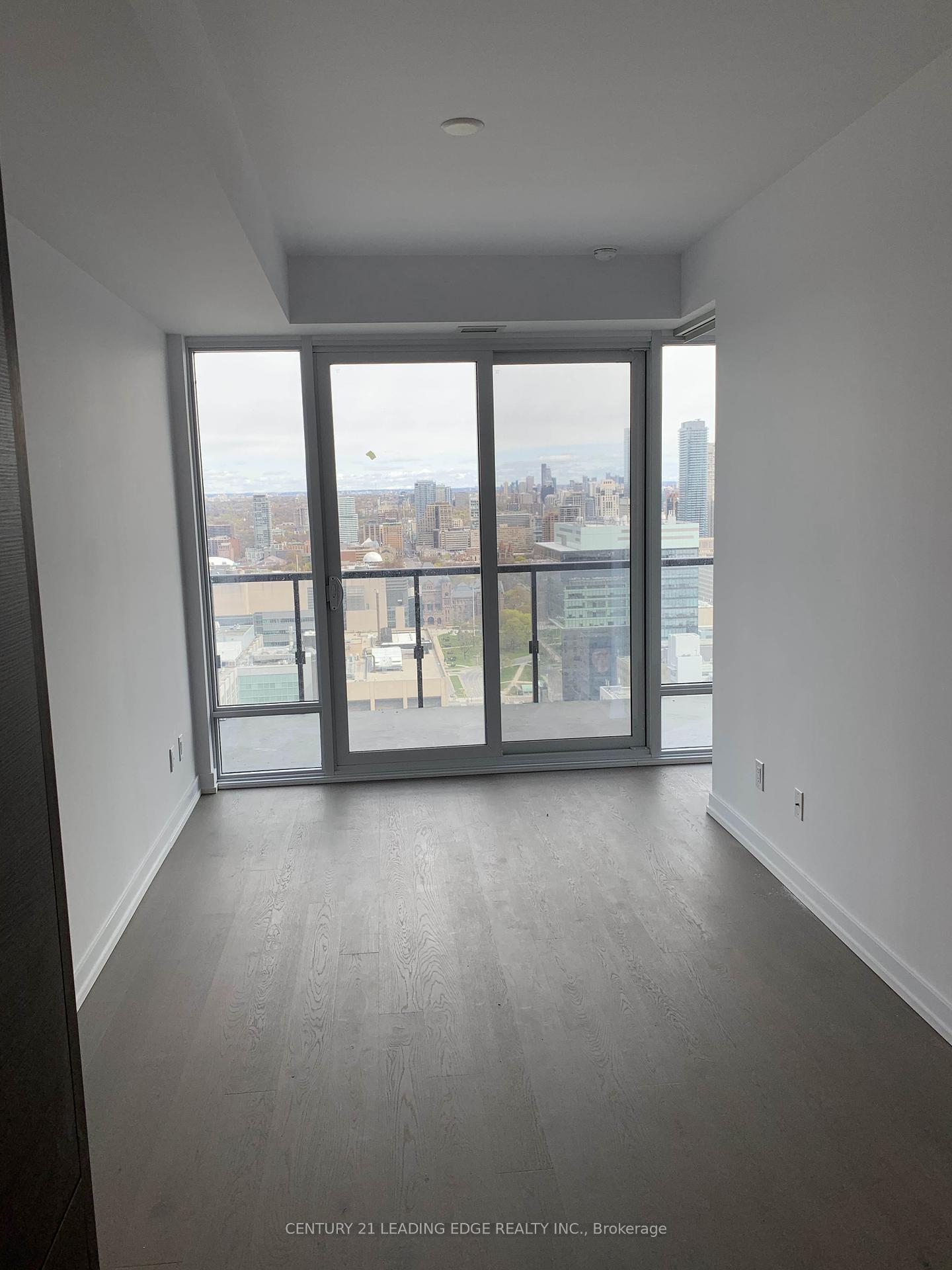 2 Bedrooms Condo at 488 University, Toronto For sale
