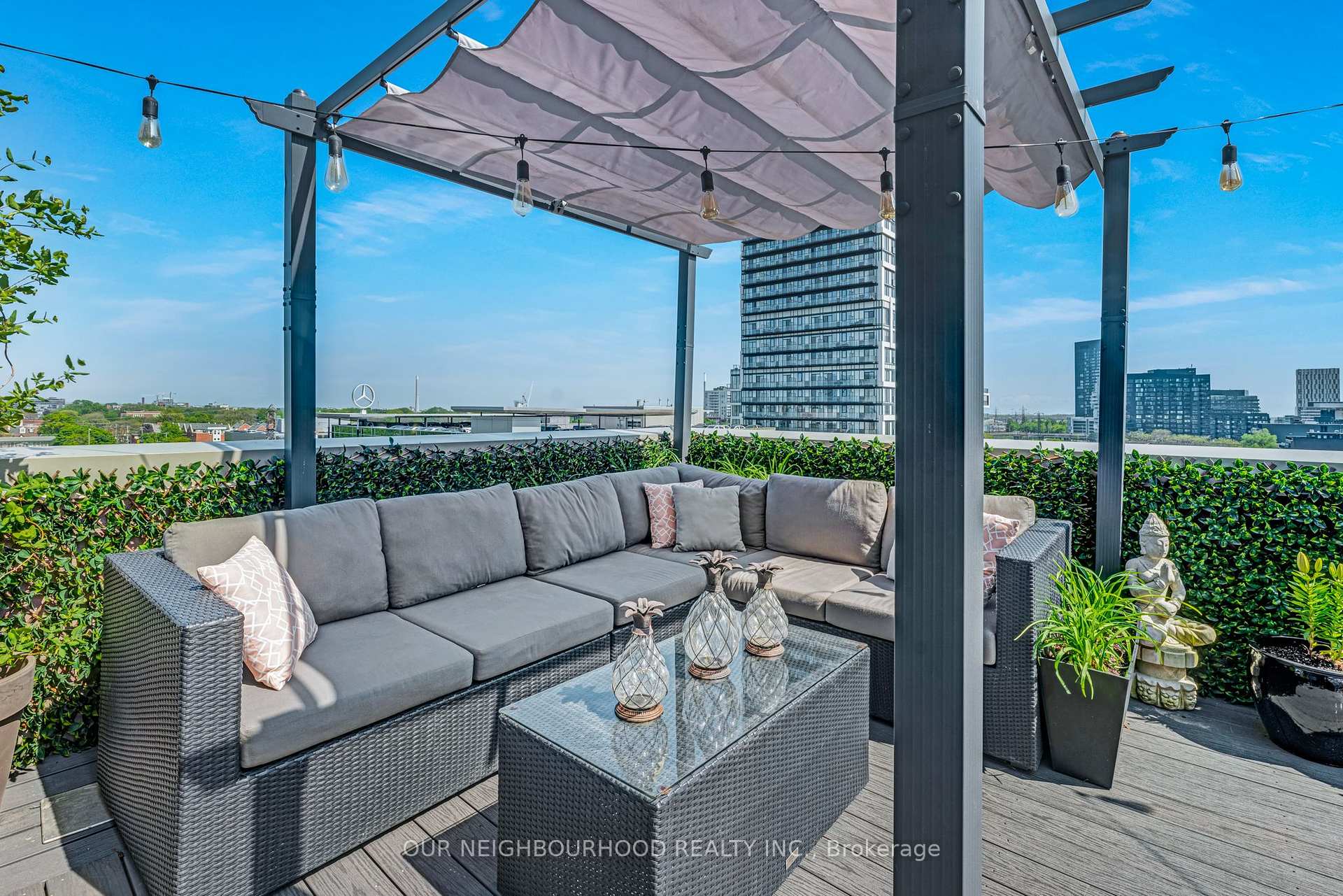 2 Bedrooms Condo at 736 Dundas, Toronto For sale