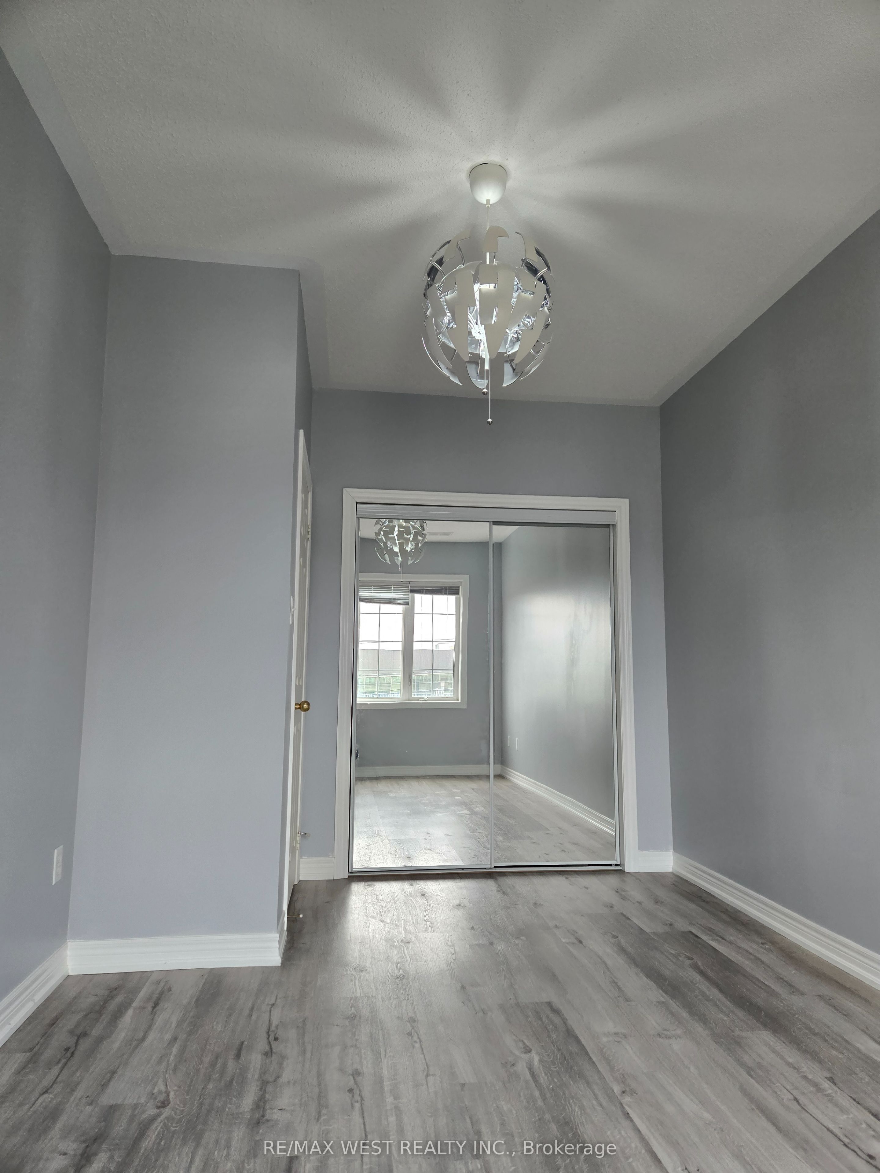 9441 Jane Street, #211