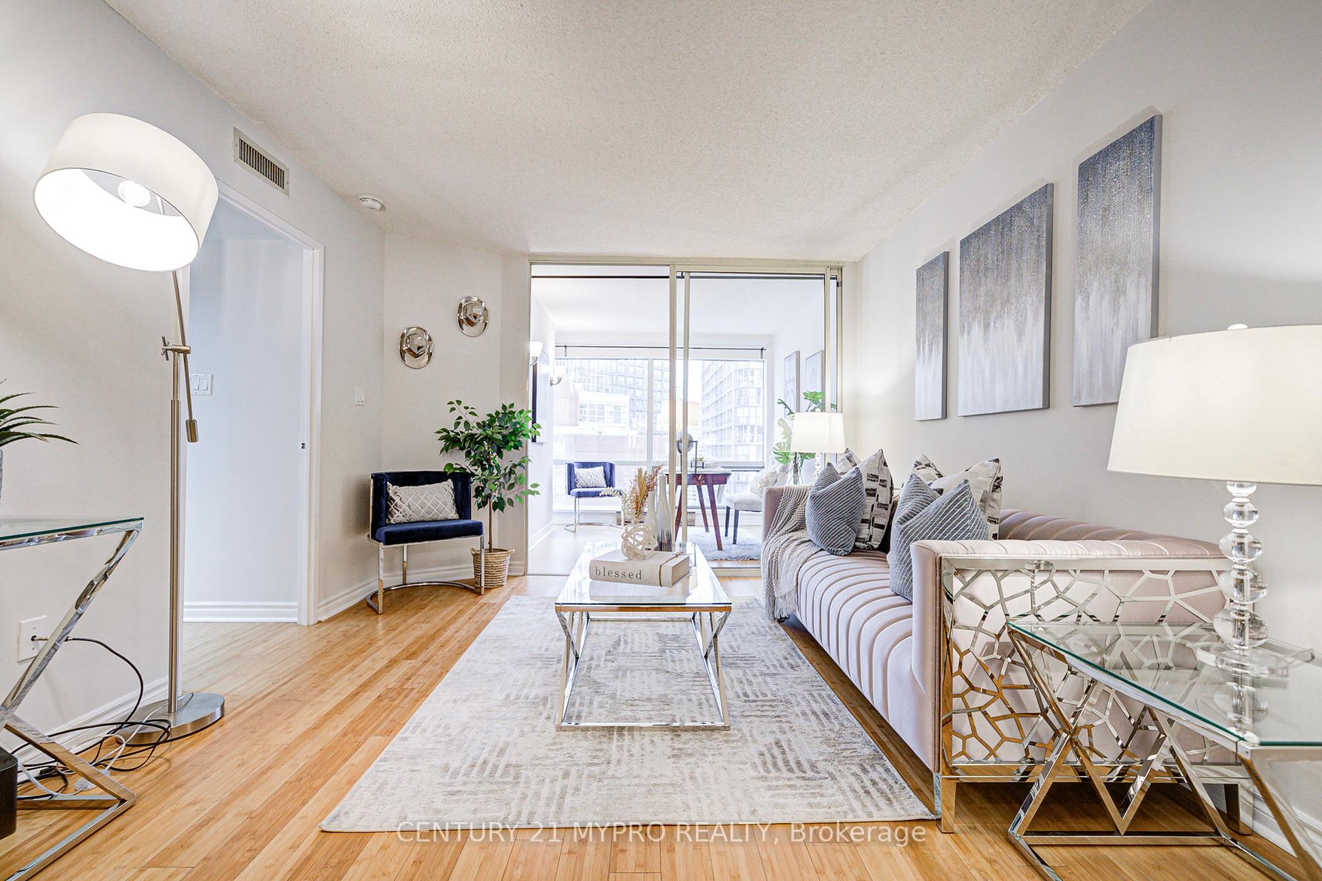 2 Bedrooms Condo at 1001 Bay, Toronto For sale