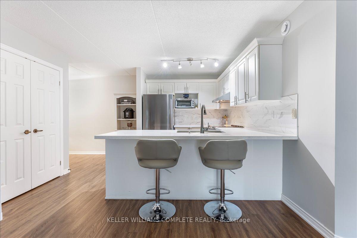 2 Bedrooms Condo at 2010 CLEAVER,  Burlington For sale