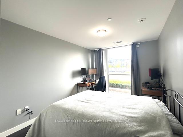 3 Bedrooms Condo at 150 Sabina, Oakville For sale