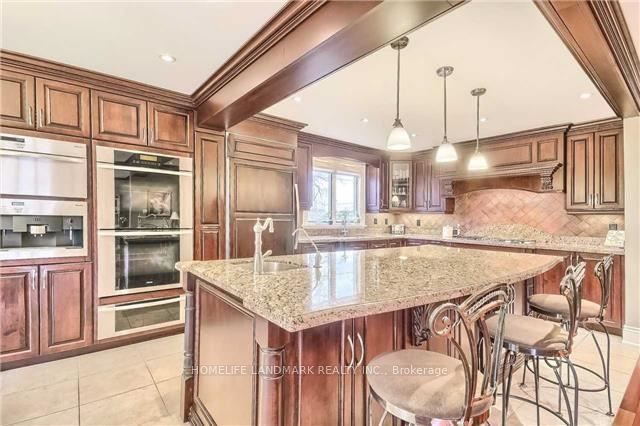 10 Maple Grove Avenue, Richmond Hill, ON L4E 2T3