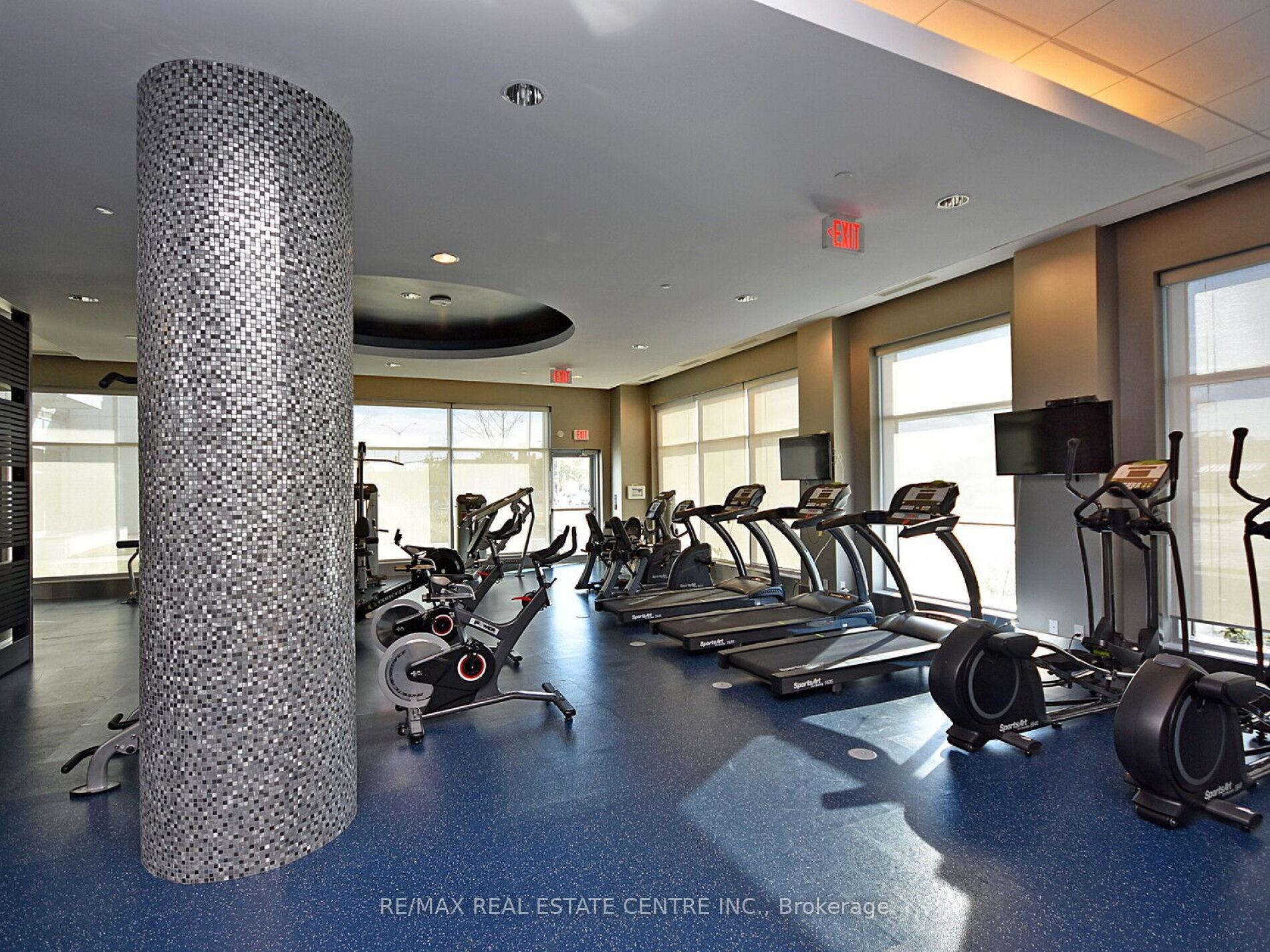 2 Bedrooms Condo at 65 Speers, Oakville For sale