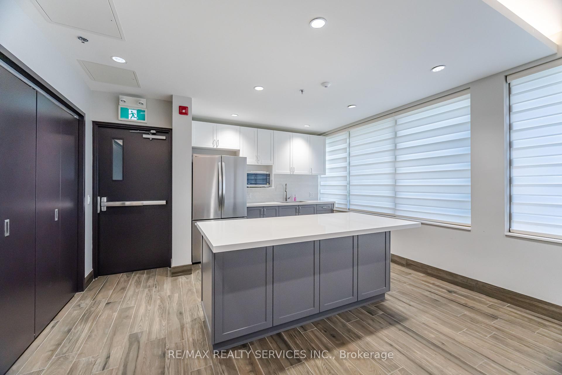 2 Bedrooms Condo at 715 Don Mills, Toronto For sale