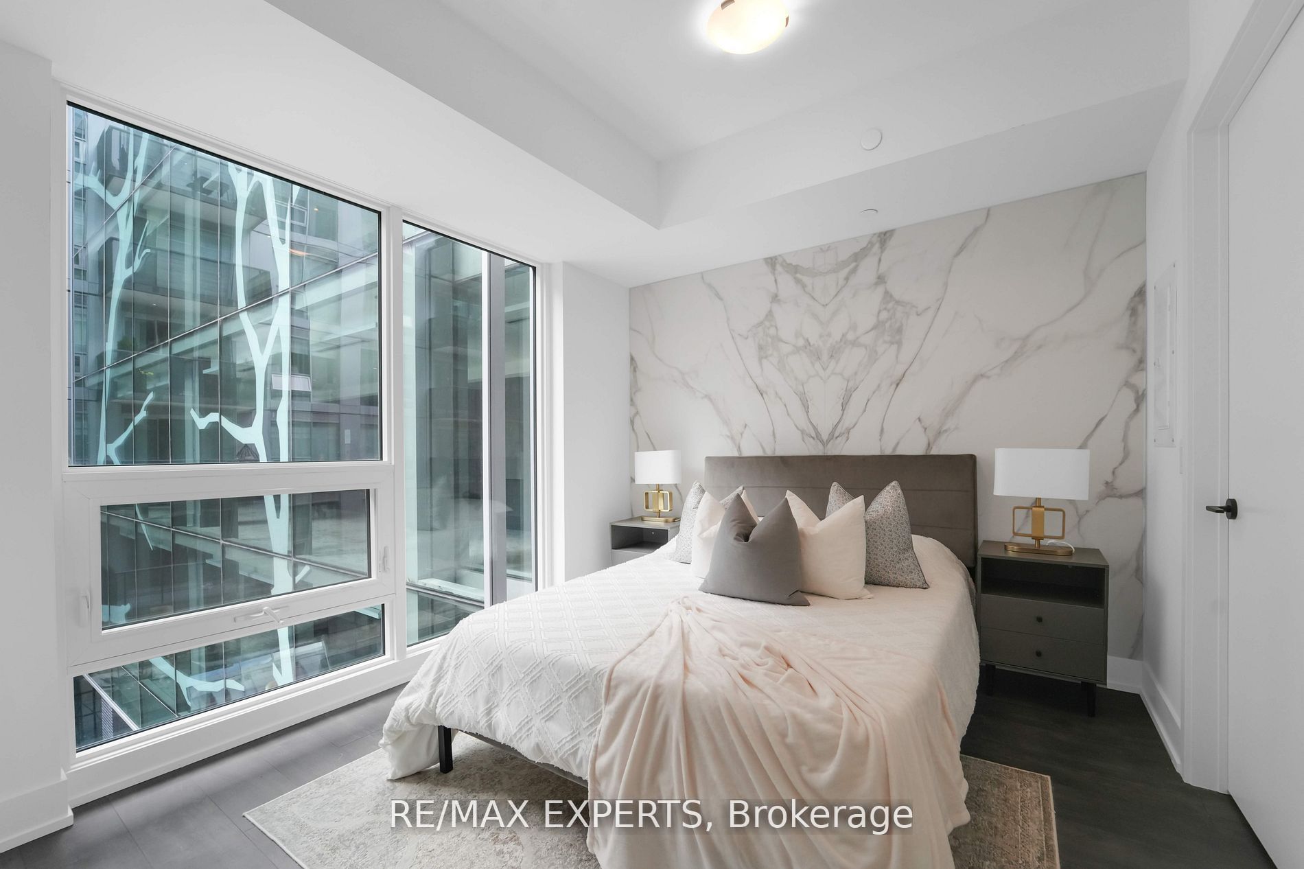2450 Old Bronte Road 324