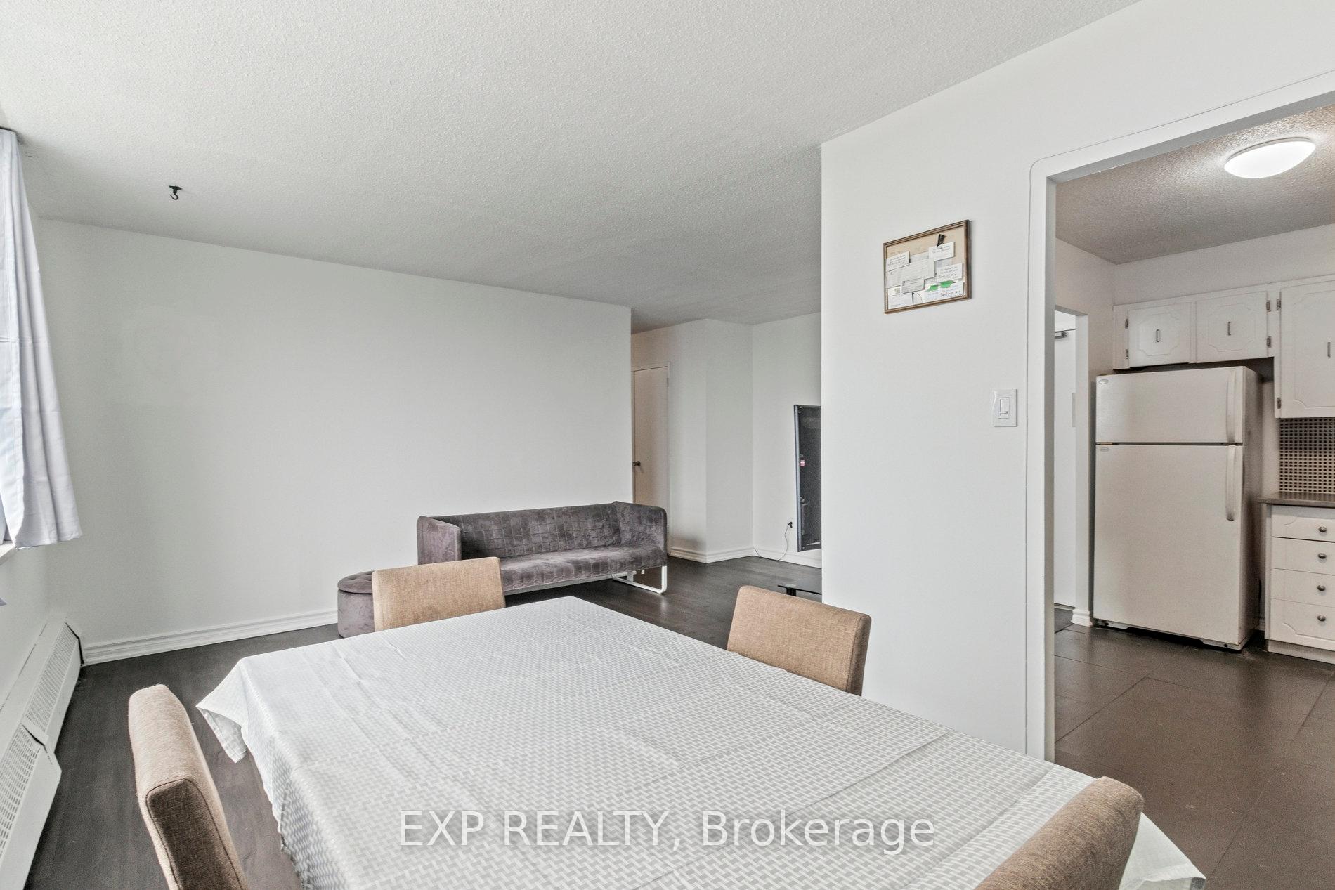 3 Bedrooms Condo at 5 Parkway Forest, Toronto For sale