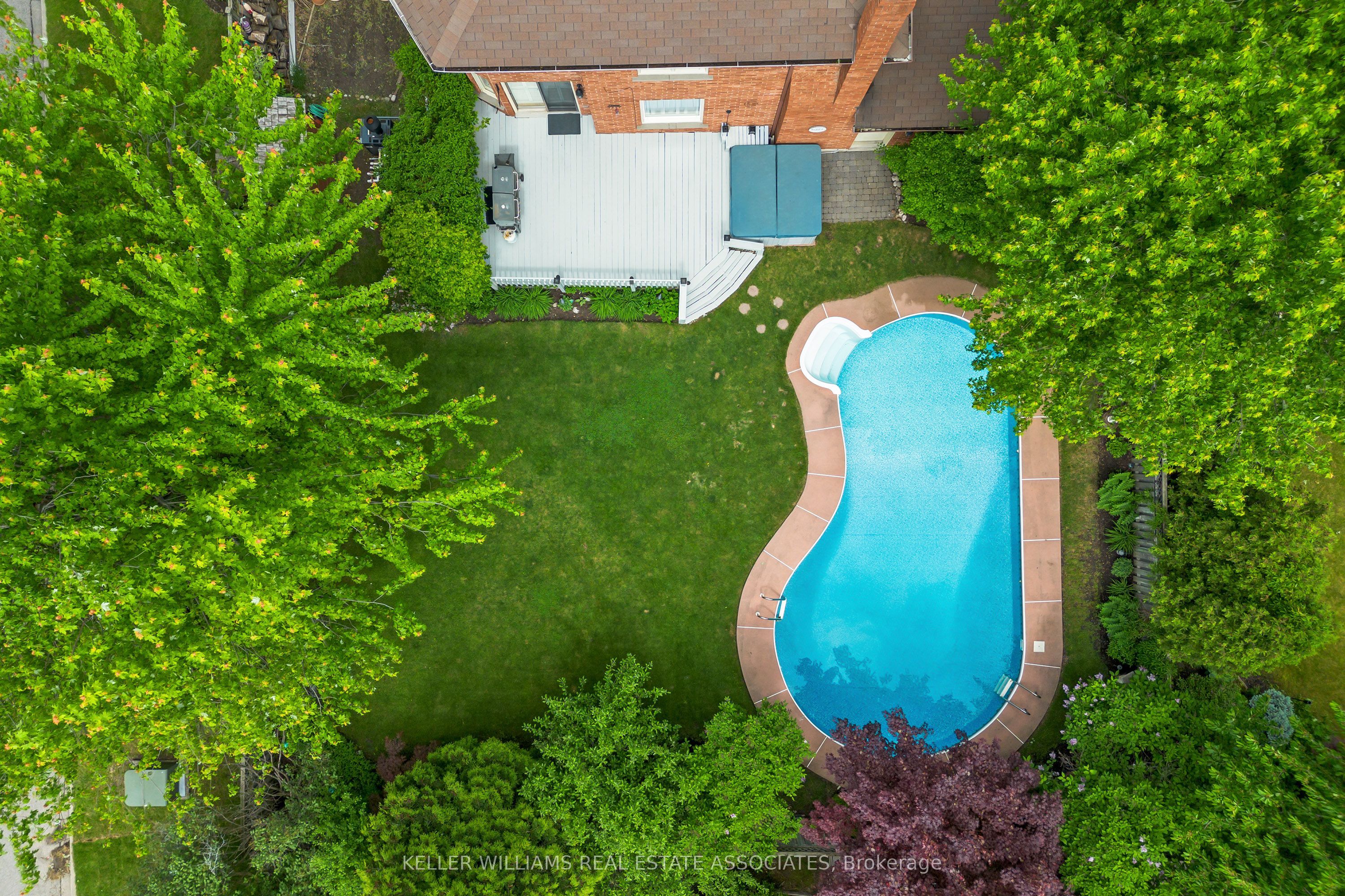 1 Brookbank Court, Brampton, ON L6G 3G2