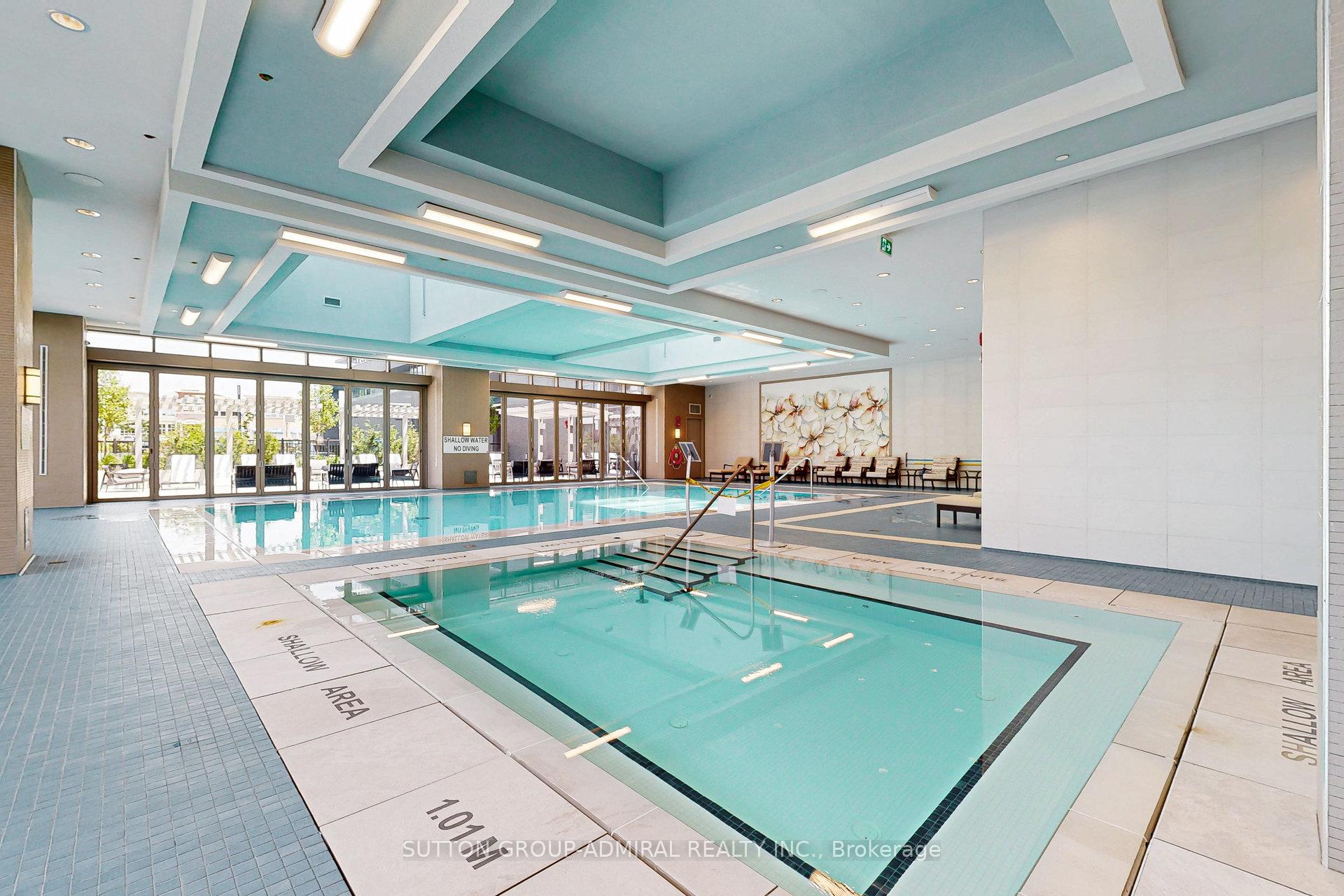 2 Bedrooms Condo at 20 Gatineau, Vaughan For sale