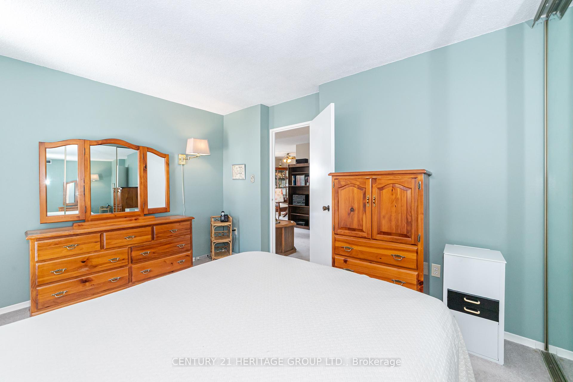 2 Bedrooms Condo at 10 Dean Park, Toronto For sale