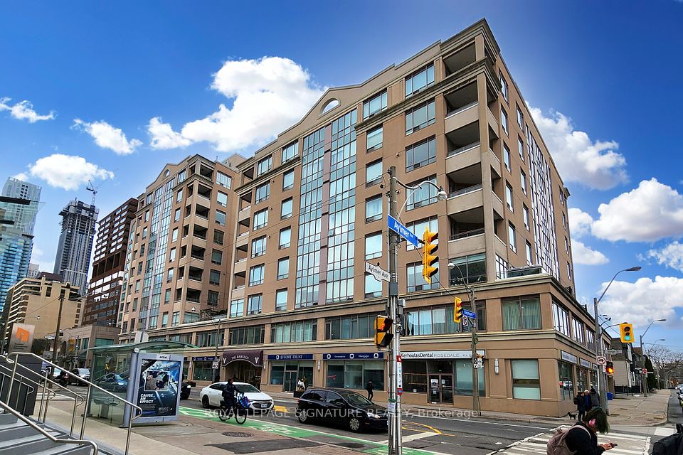 980 Yonge