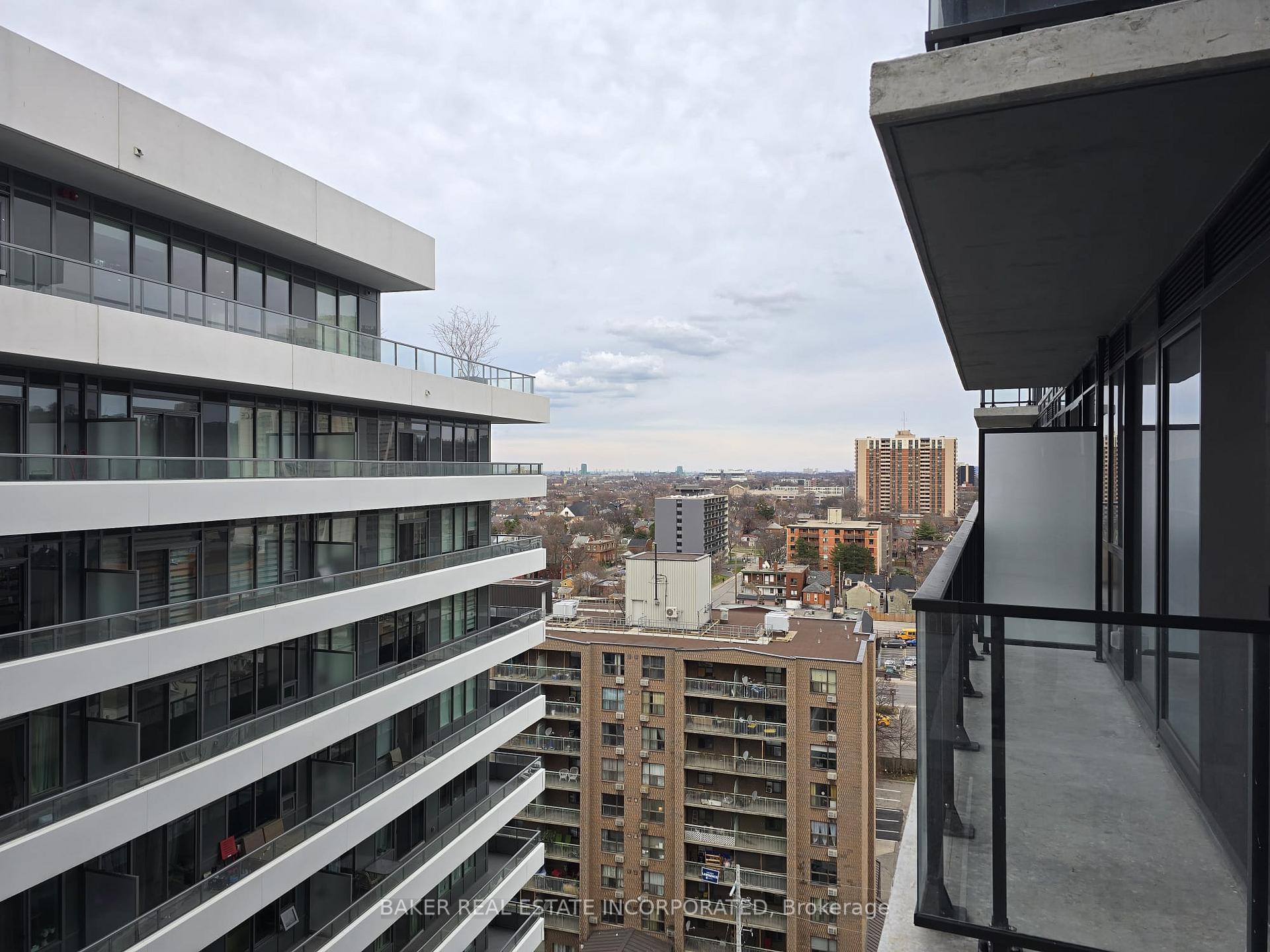 2 Bedrooms Condo at 1 Jarvis, Hamilton For sale