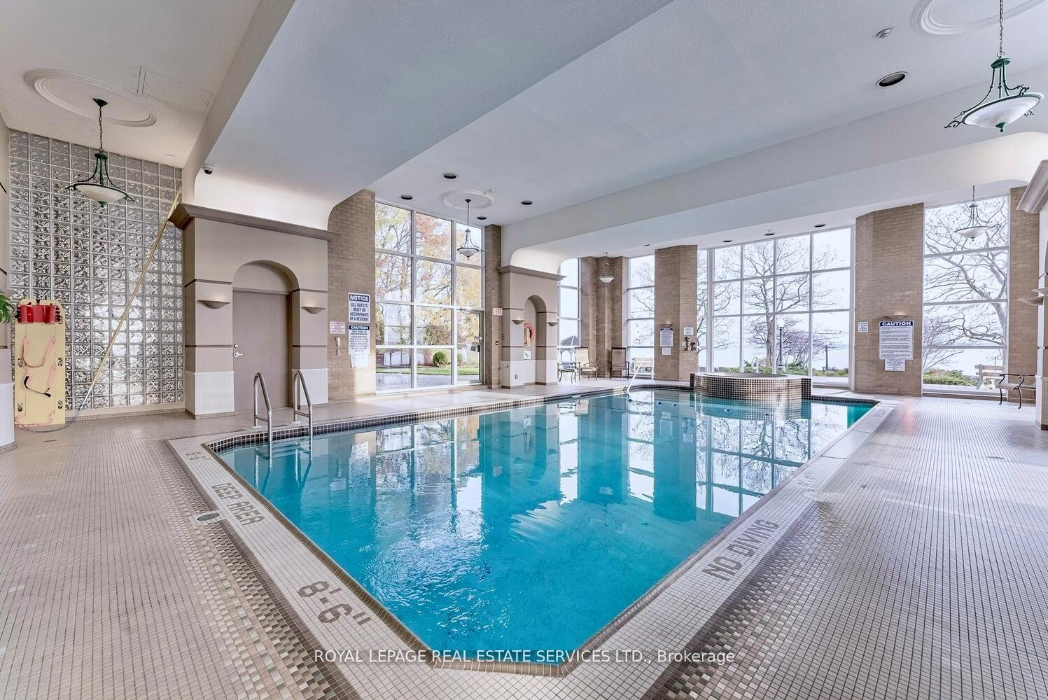 2 Bedrooms Condo at 2190 Lakeshore,  Burlington For sale