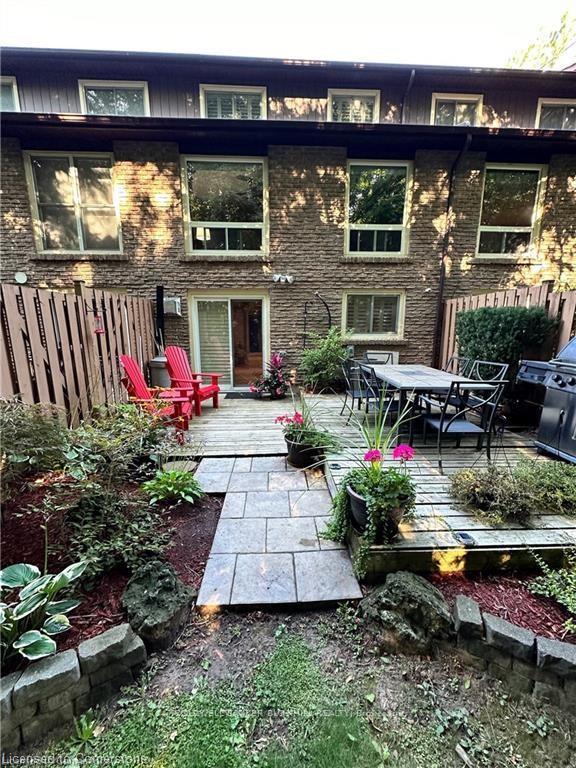 3 Bedrooms Condo at 2301 CAVENDISH,  Burlington For sale