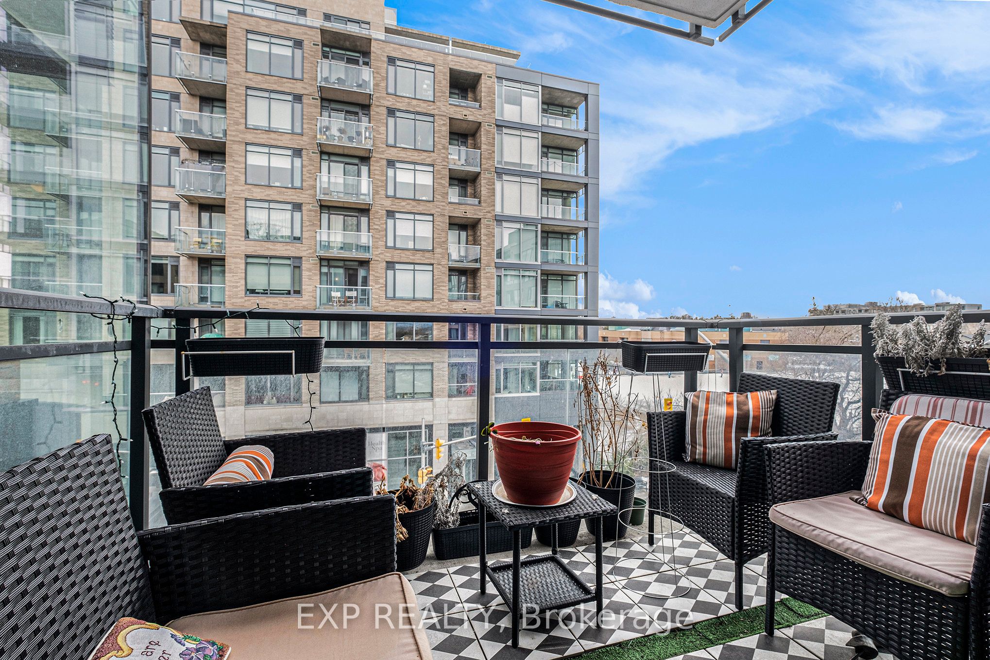 101 Richmond Road, #406