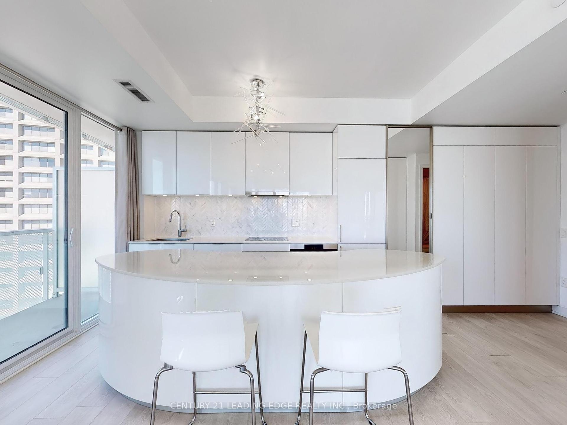 1 Bedroom Condo at 15 Queens,  Toronto For sale