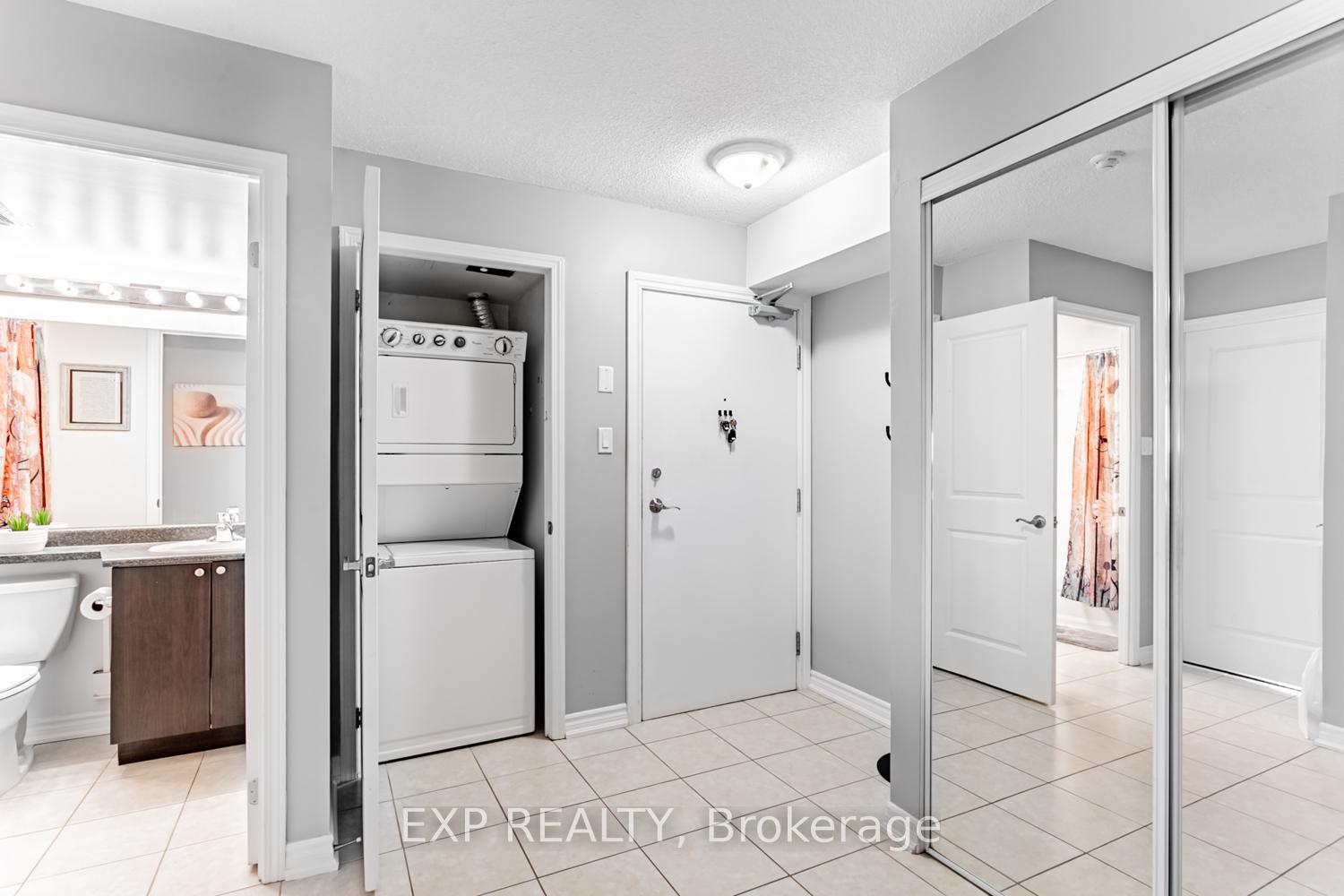 2 Bedrooms Condo at 872 Sheppard, Toronto For sale