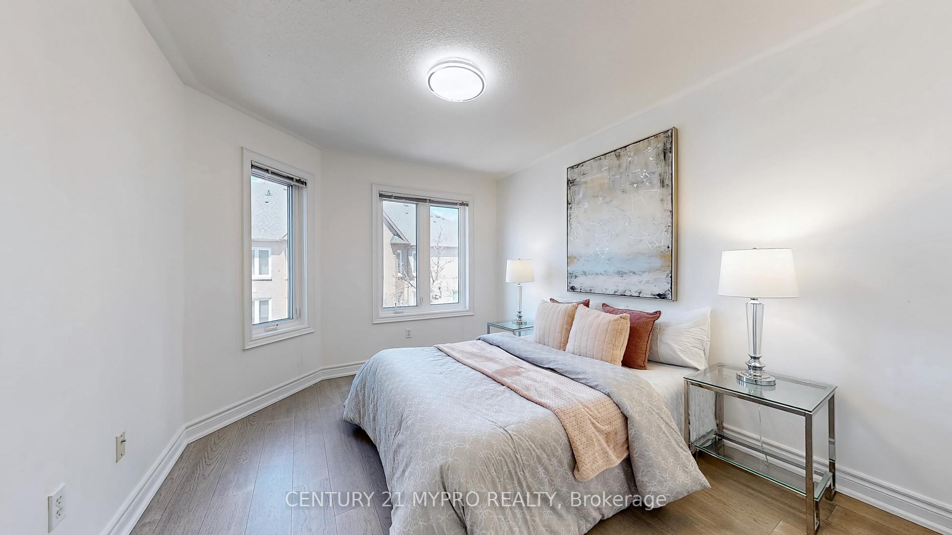 3 Bedrooms Condo at 735 New Westminster,  Vaughan For sale