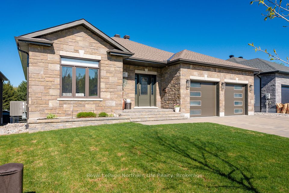 10 Welkin Grove, North Bay, ON P1A 0G7