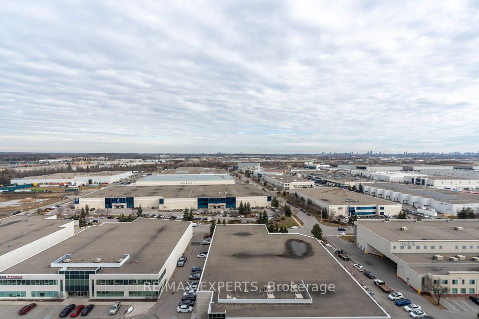9000 Jane Street 1512