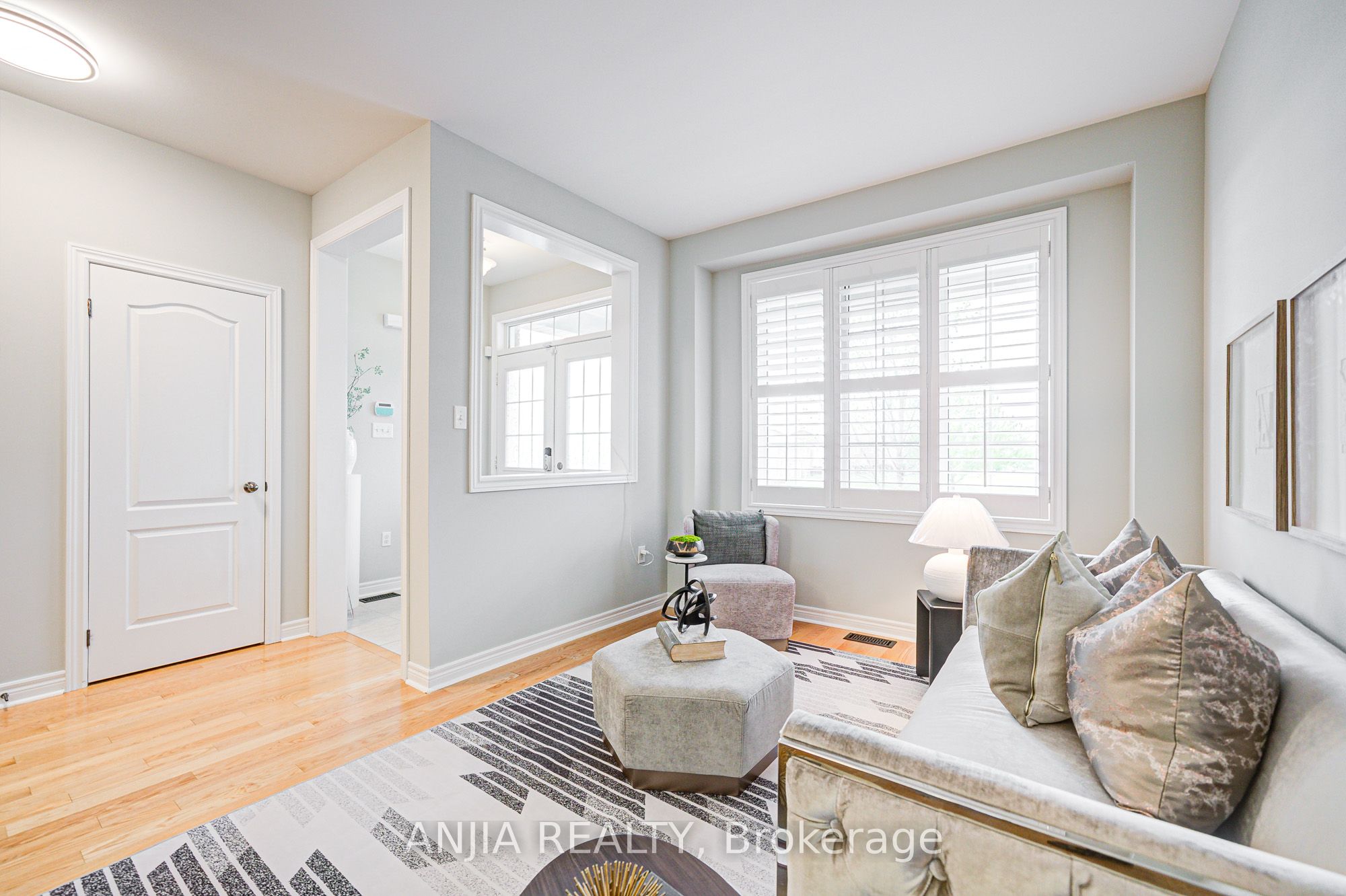 9 Desjardin Drive