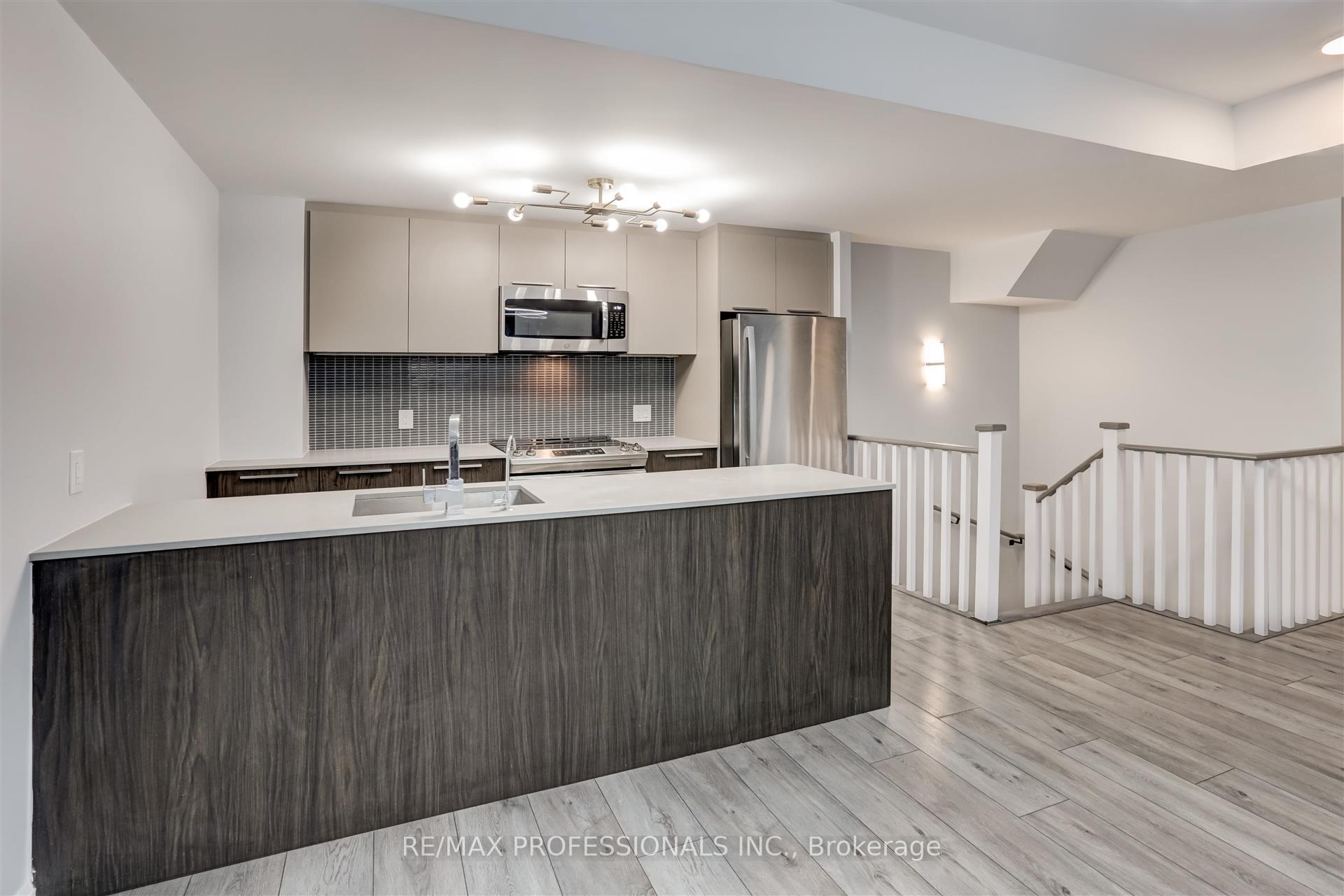 3 Bedrooms Condo at 10 Brin, Toronto For sale