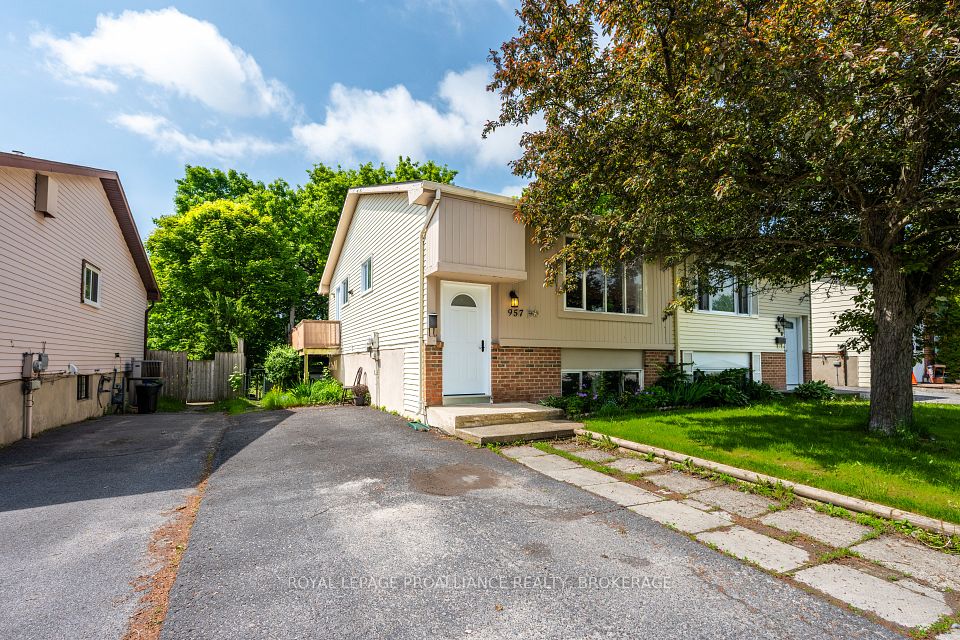 957 Old Colony