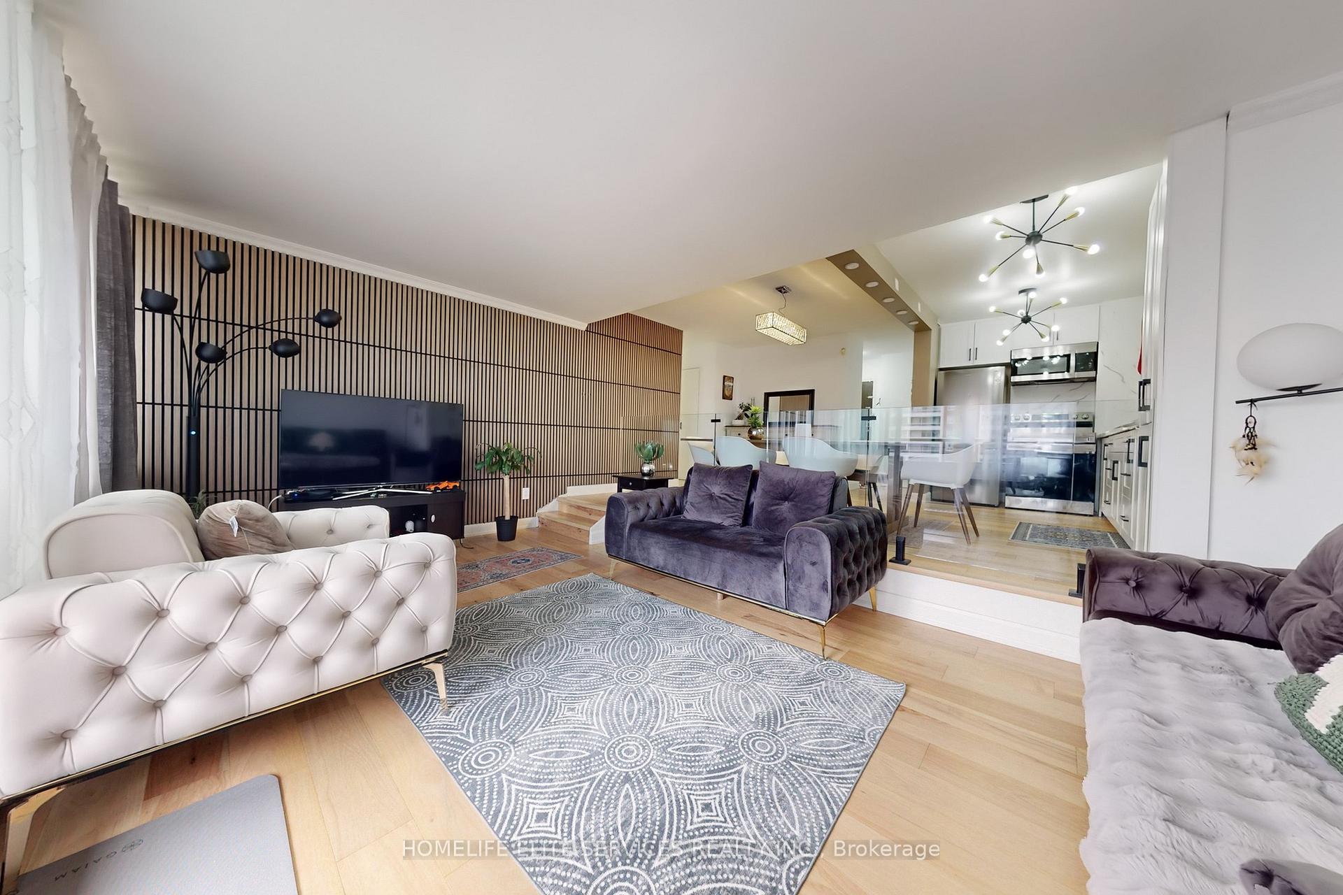 2 Bedrooms Condo at 19 Four Winds, Toronto For sale