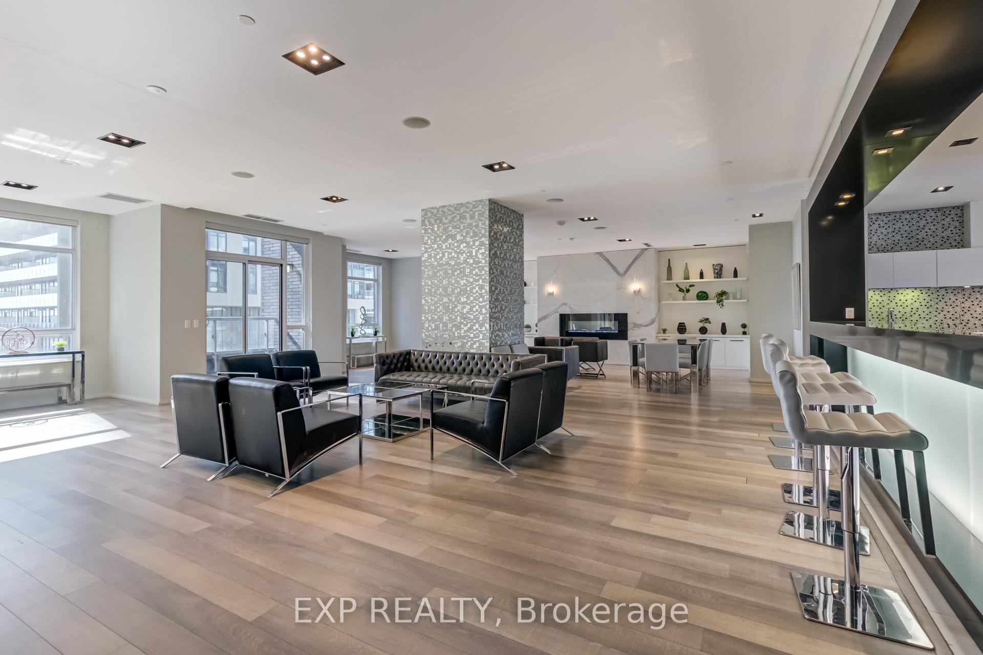 2 Bedrooms Condo at 56 Annie Craig, Toronto For sale