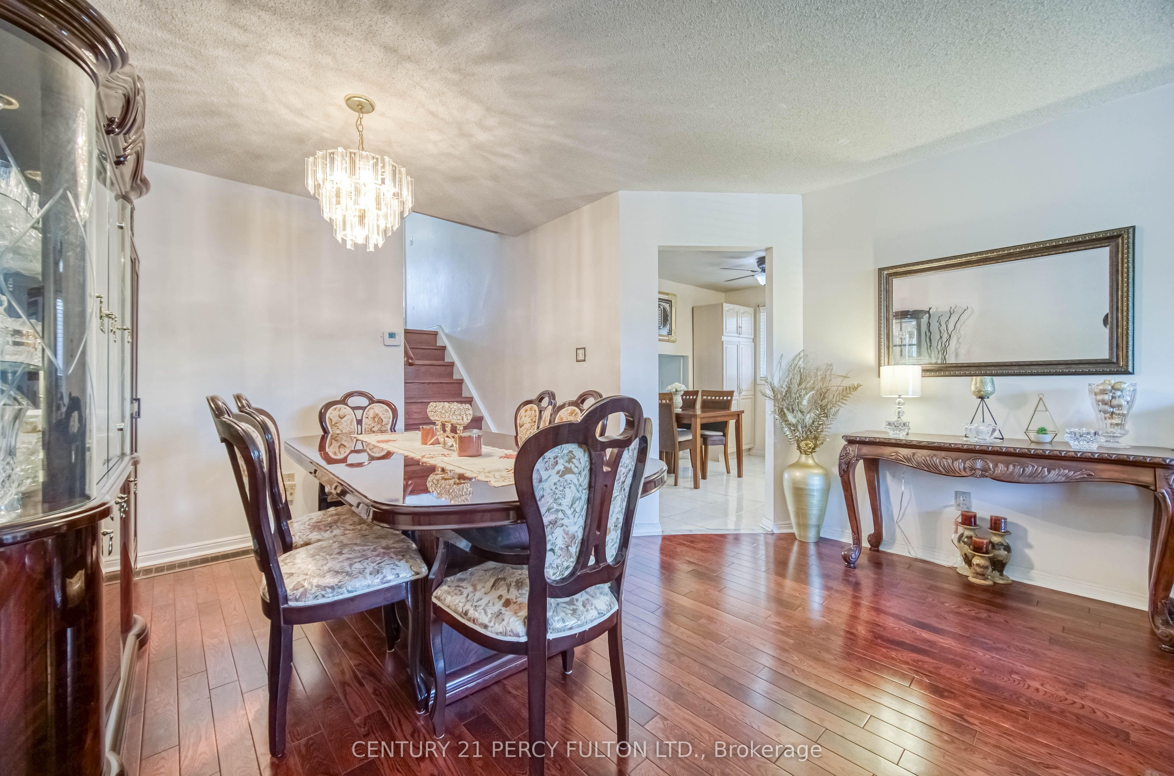 120 Granada Crescent
