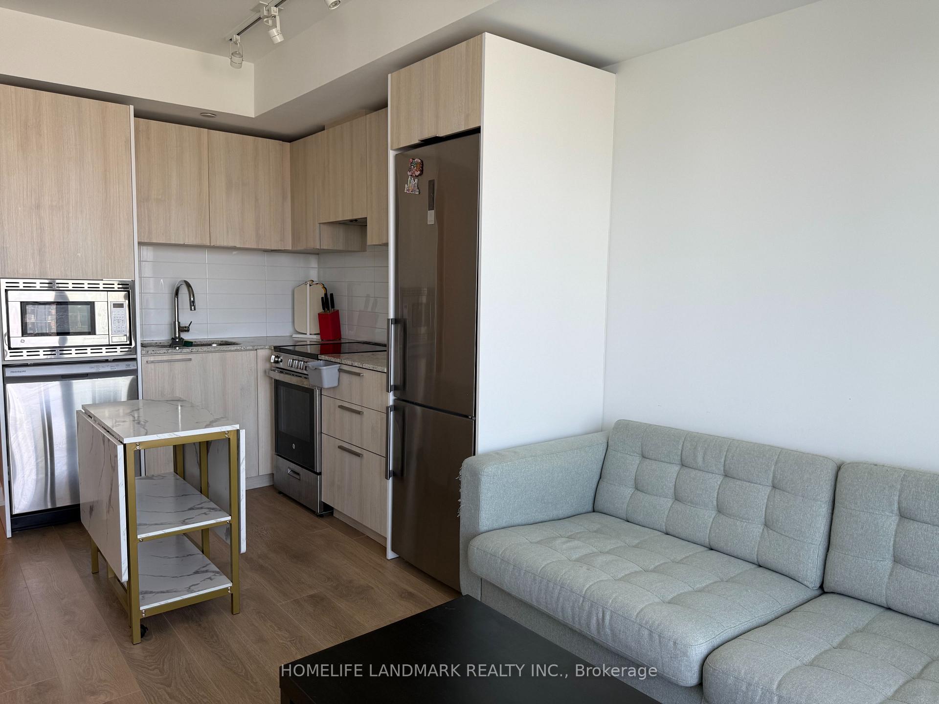 2 Bedrooms Condo at 501 Yonge, Toronto For sale
