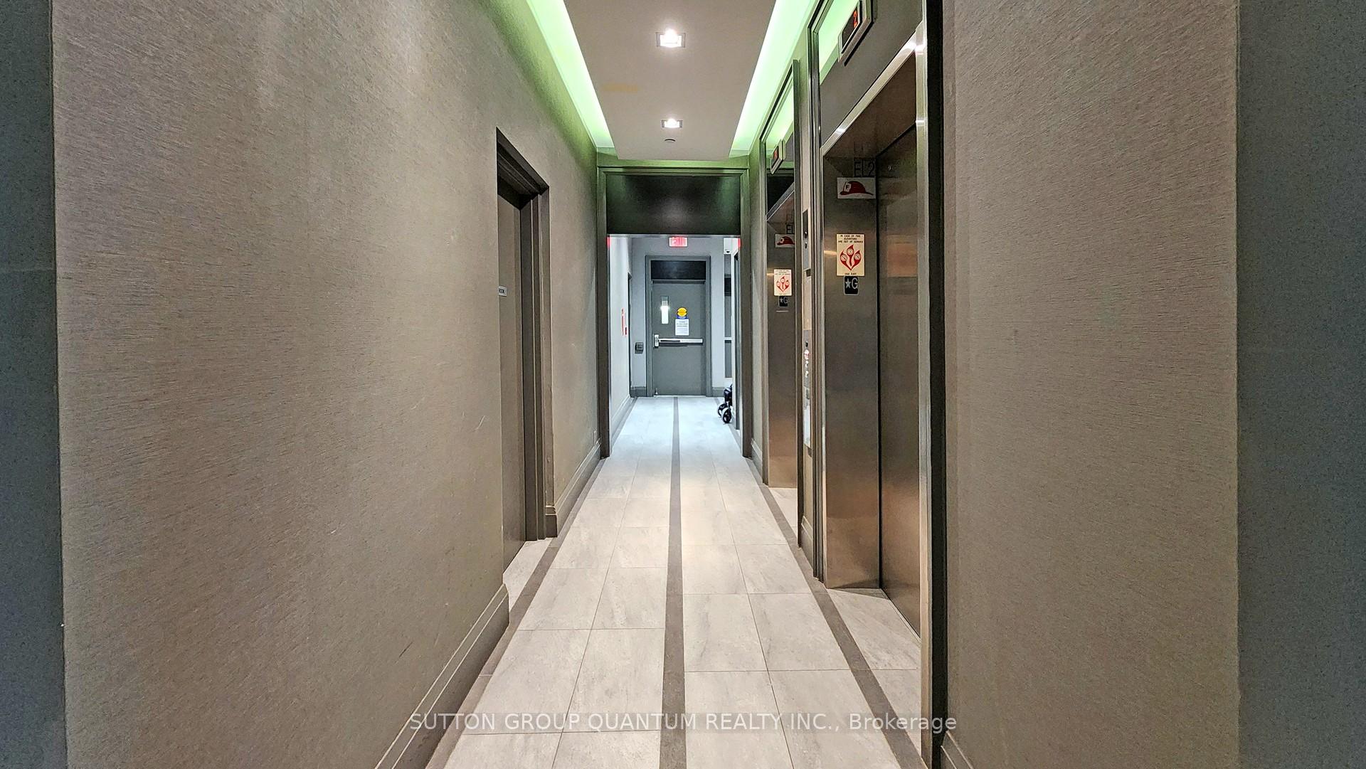 2 Bedrooms Condo at 11 Bronte, Oakville For sale
