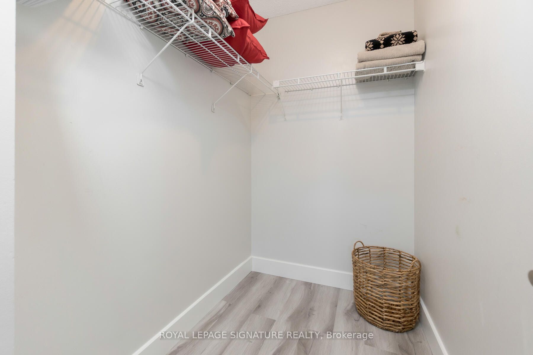 265 Enfield Place, #406