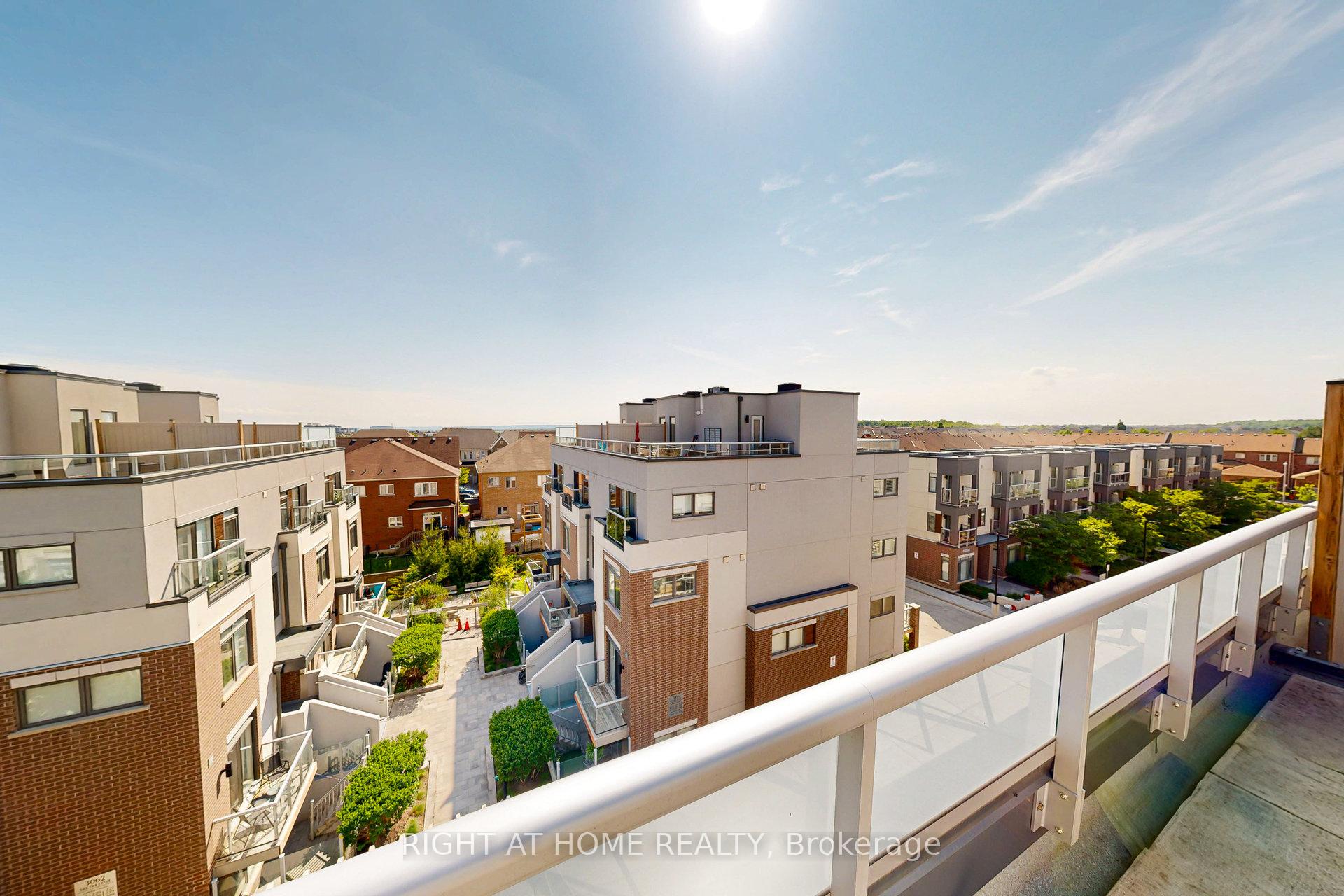 2 Bedrooms Condo at 3058 Sixth, Oakville For sale