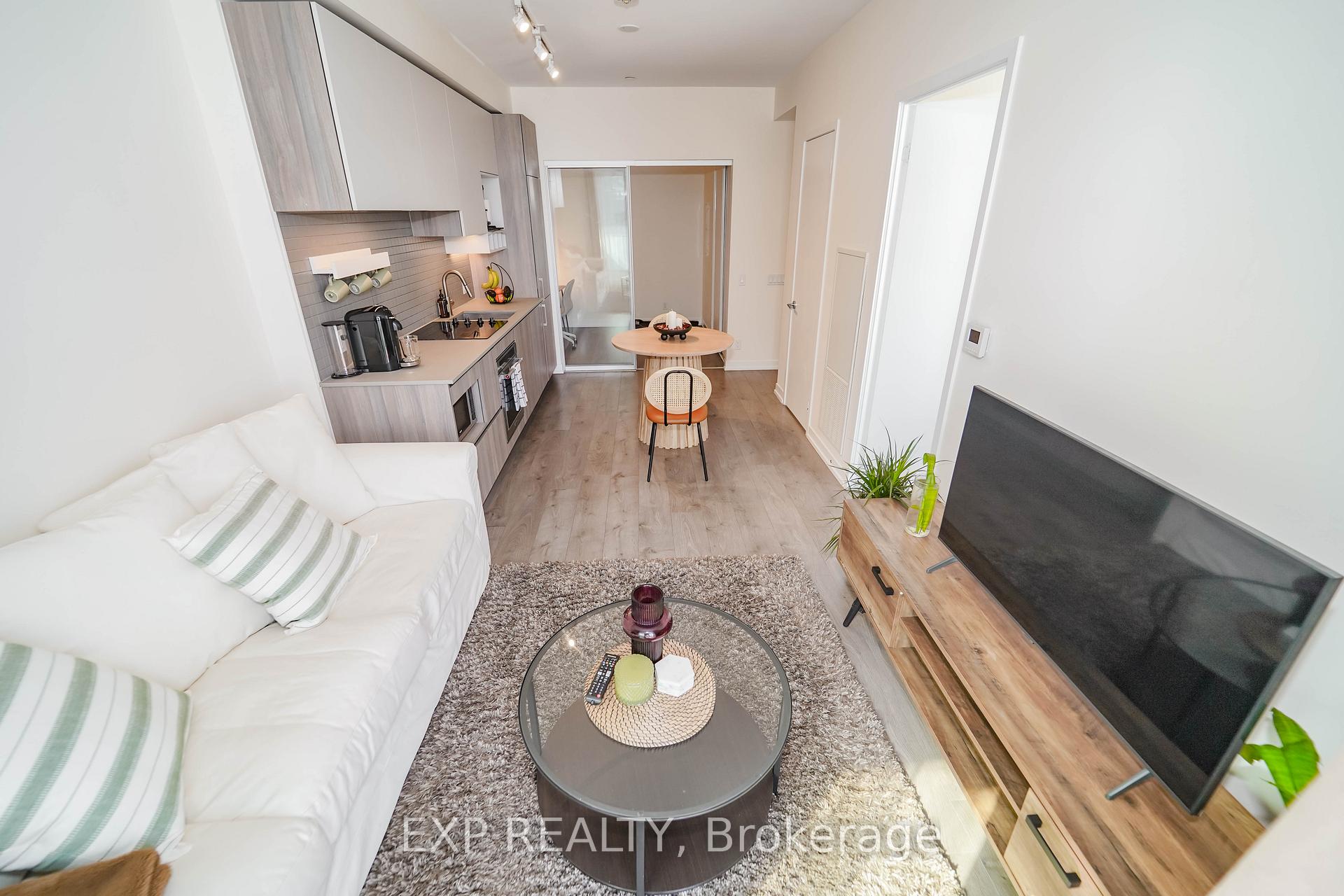 2 Bedrooms Condo at 950 Portage,  Vaughan For sale