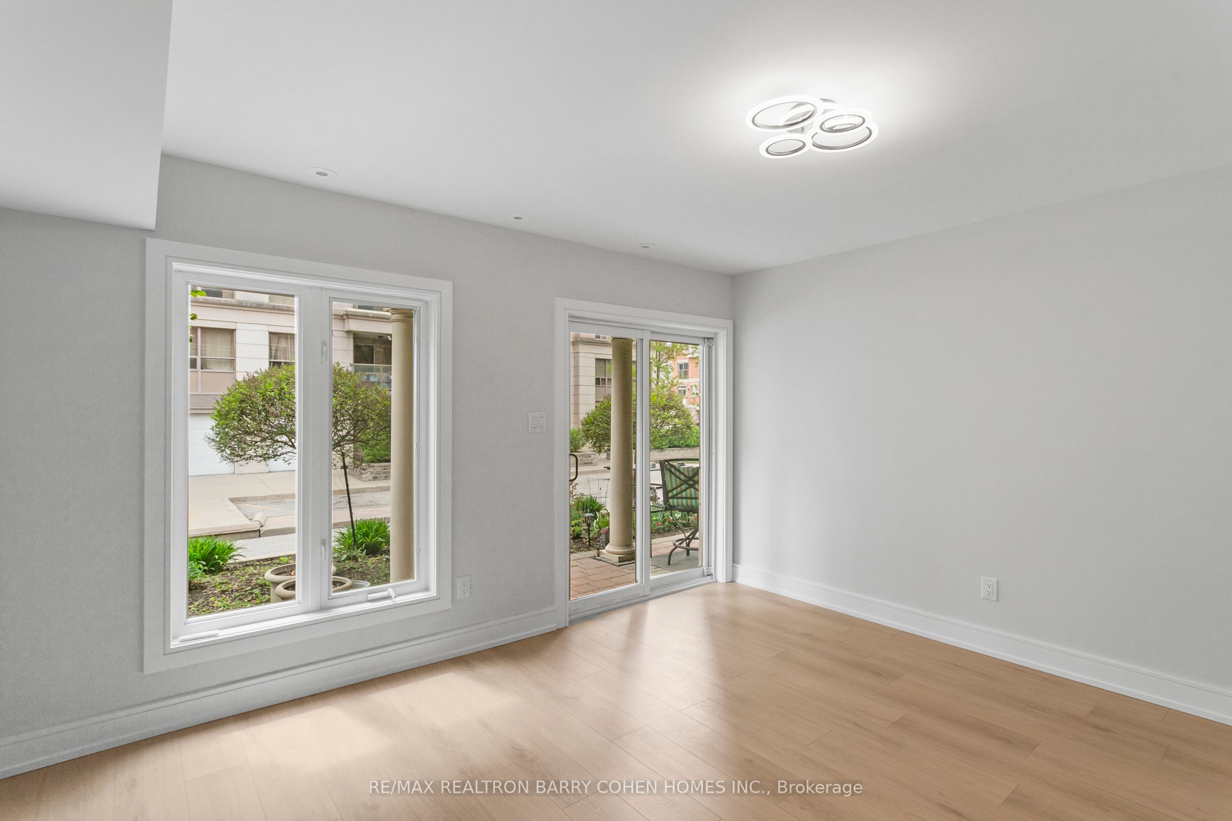 21 Galleria Parkway, #21