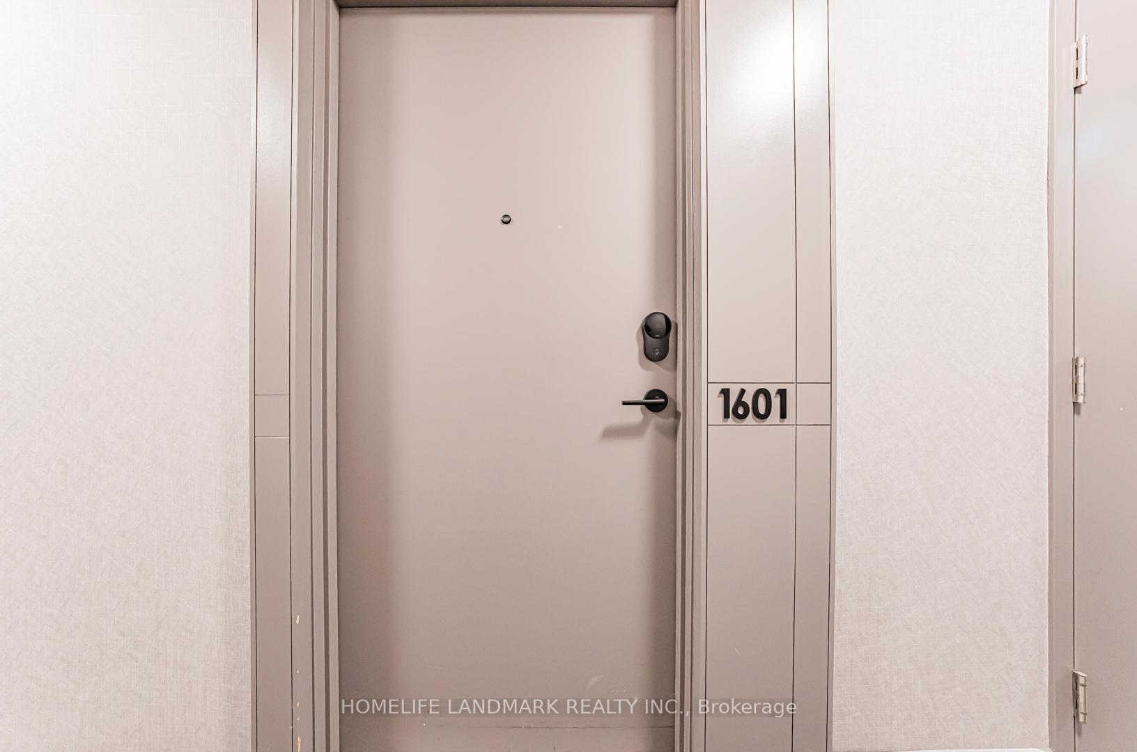 3 Bedrooms Condo at 4675 Metcalfe, Mississauga For sale