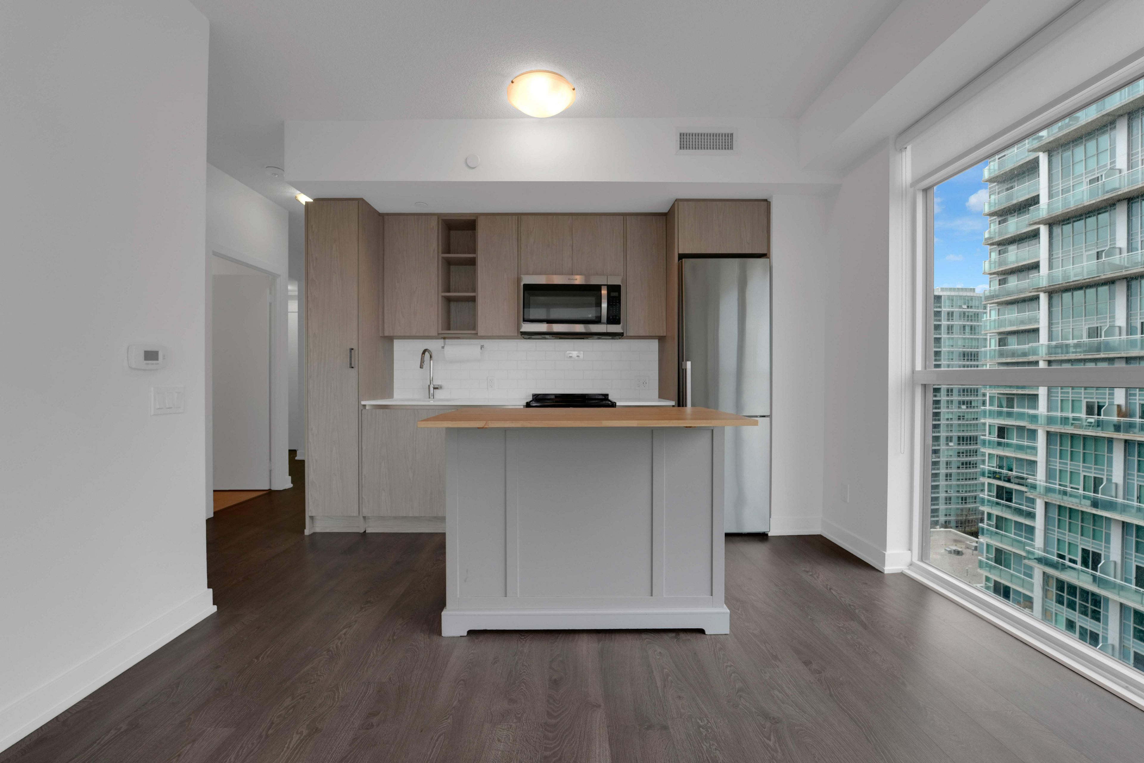 251 Manitoba Street 1504