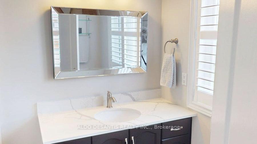 3 Bedrooms Condo at 348 Highland, Hamilton For sale