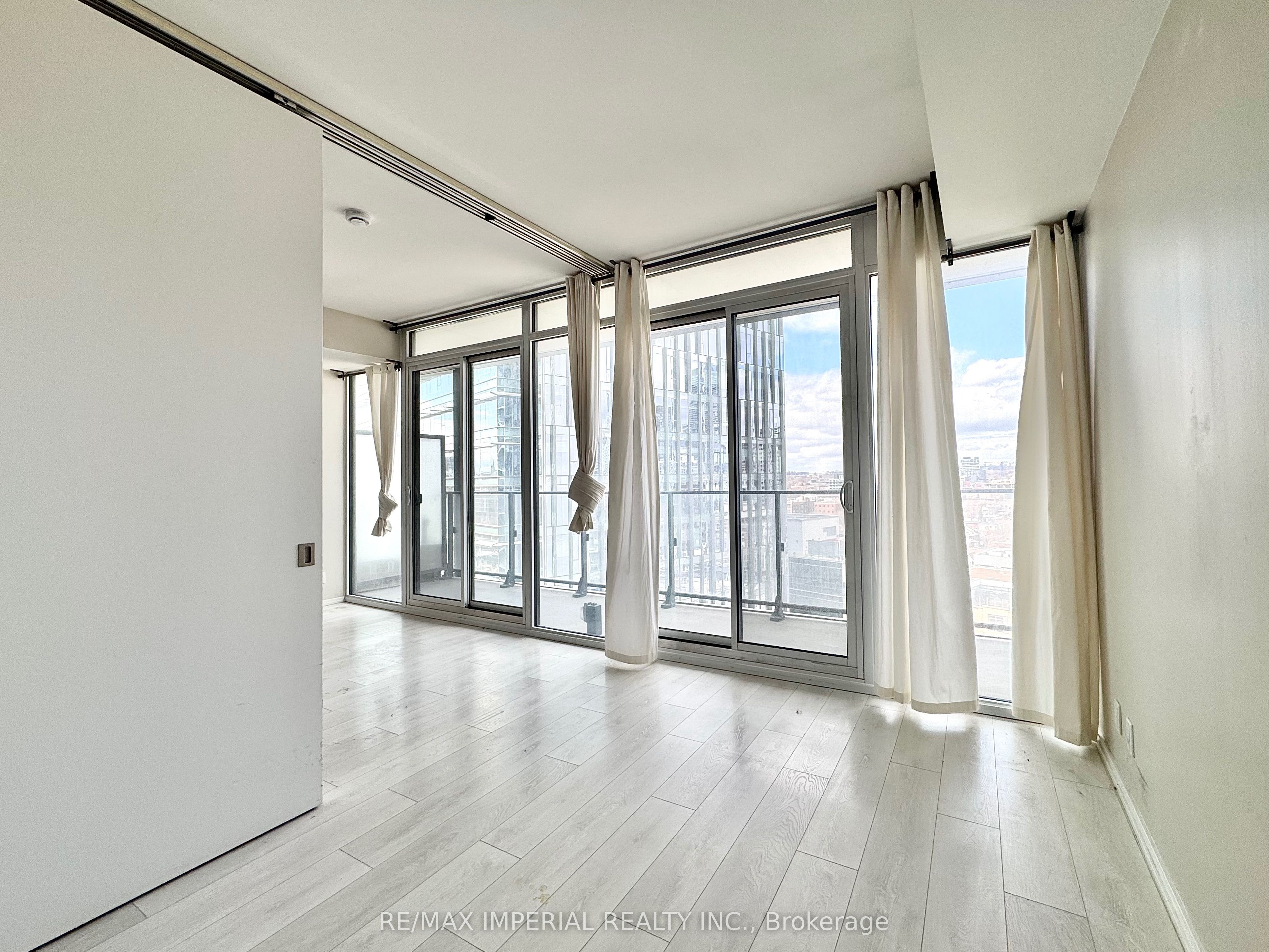 125 Peter Street, #1203